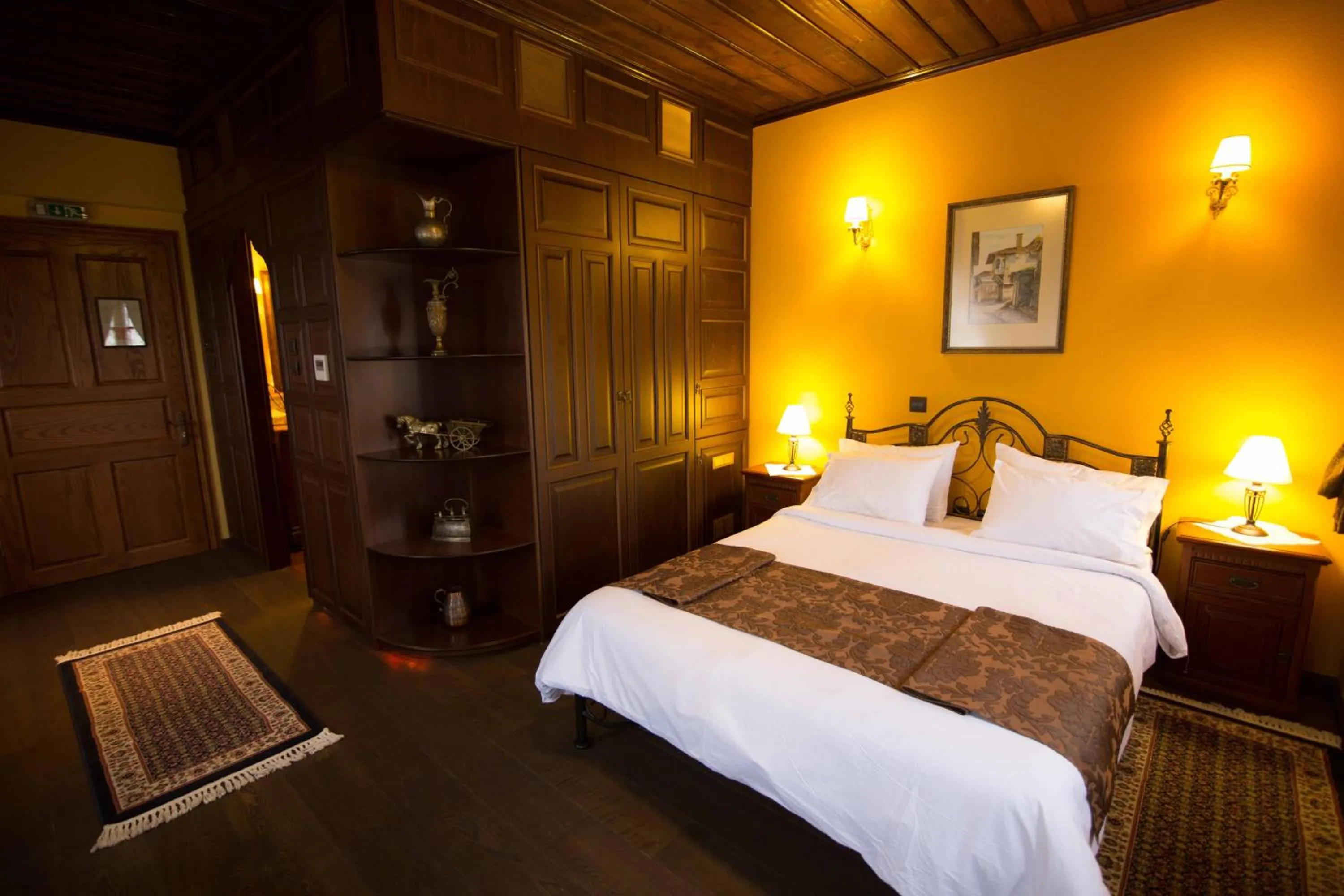 Photo of the whole room, Bed in Estate Kalaitzis