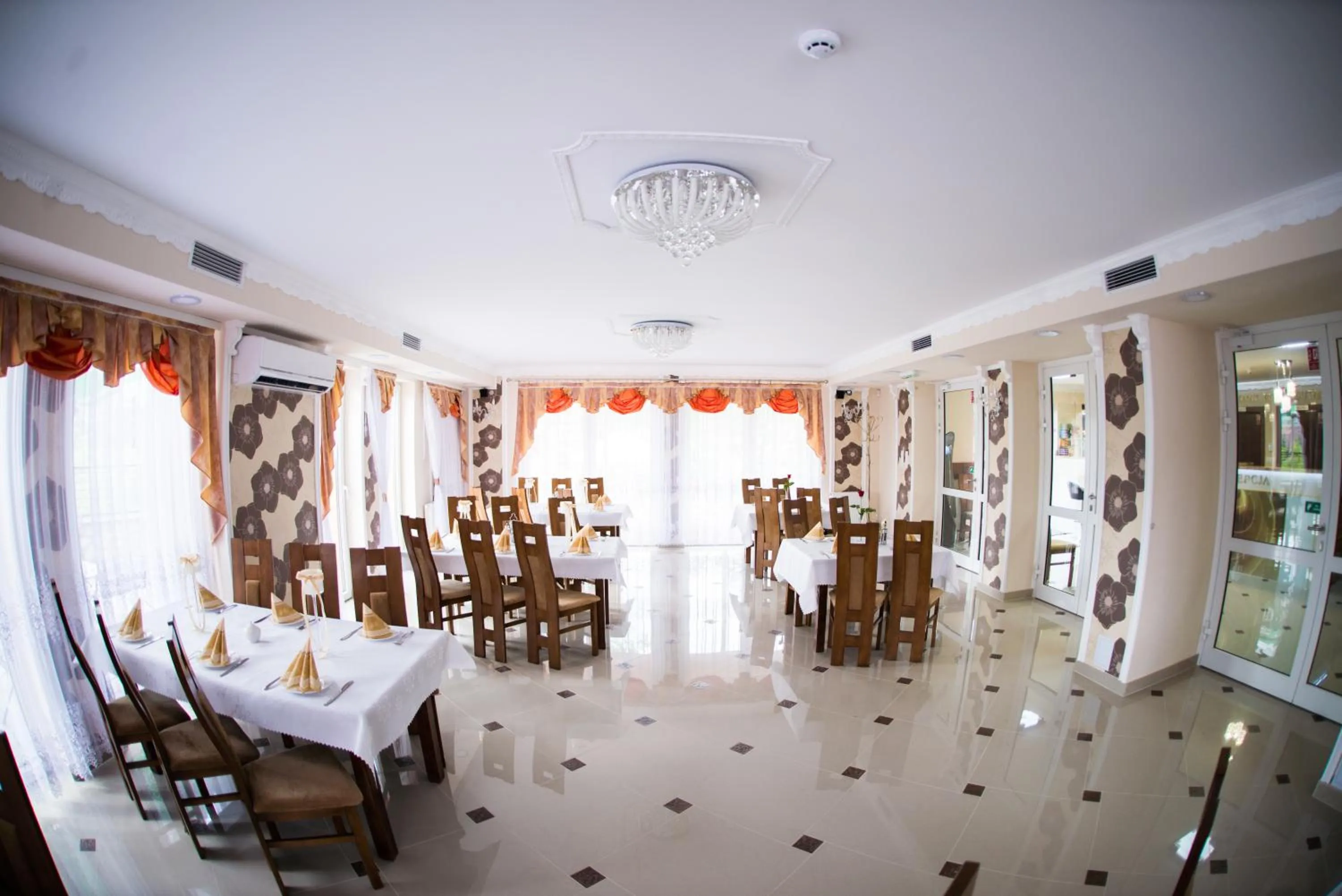 Buffet breakfast in Pensjonat Pod Kogutami