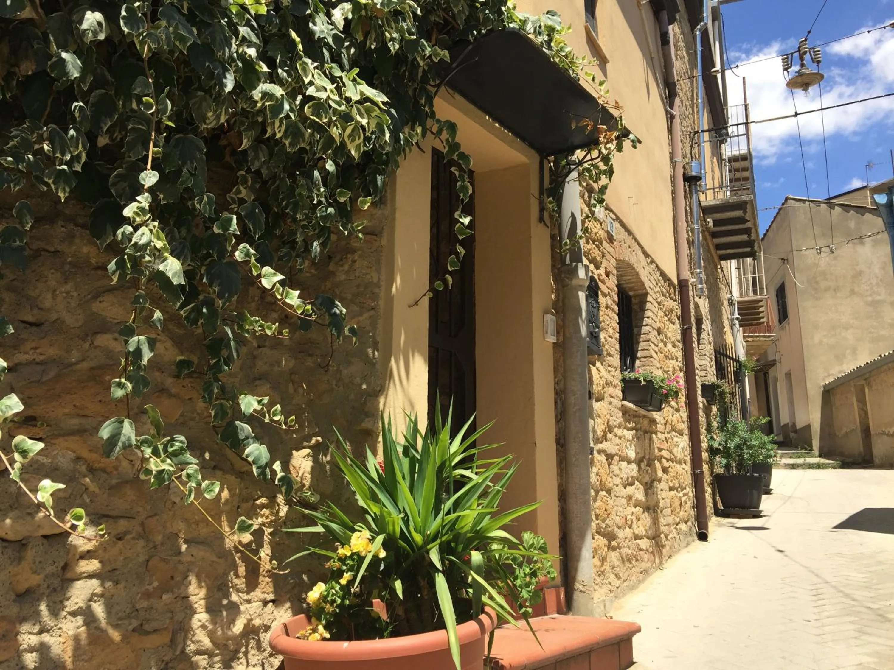 Property building in Giardino delle Zagare