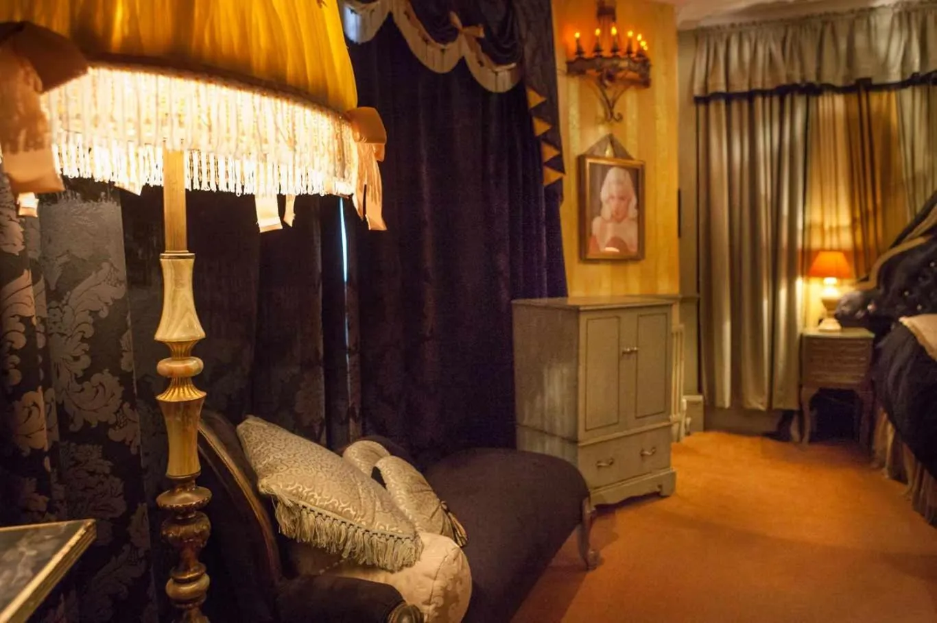 Bed in Hotel Pelirocco