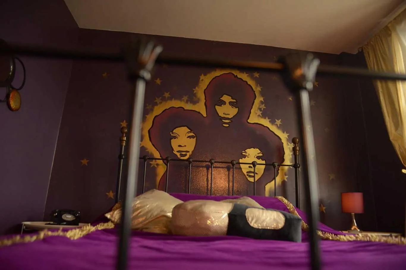 Bed in Hotel Pelirocco