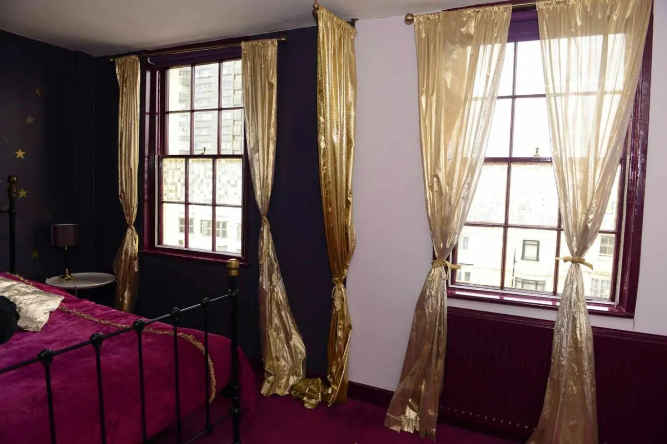 Bed in Hotel Pelirocco