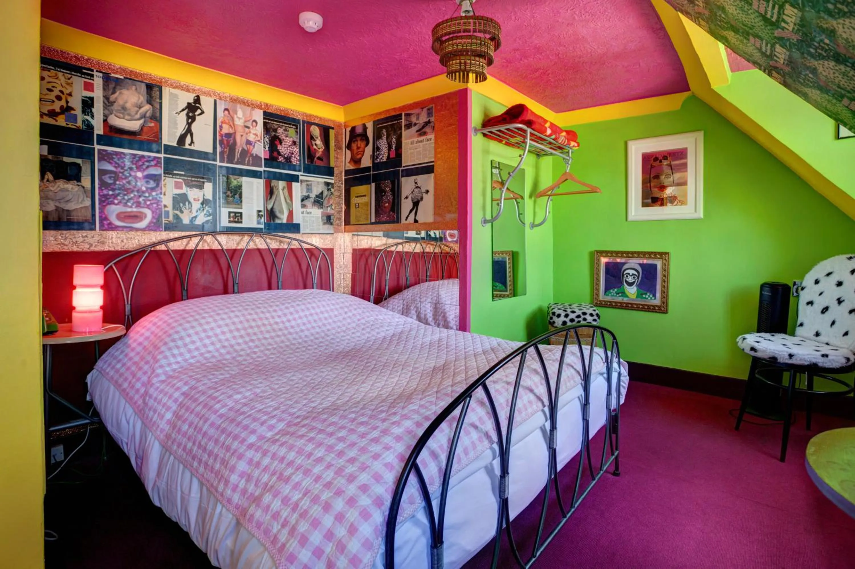 Photo of the whole room, Bed in Hotel Pelirocco