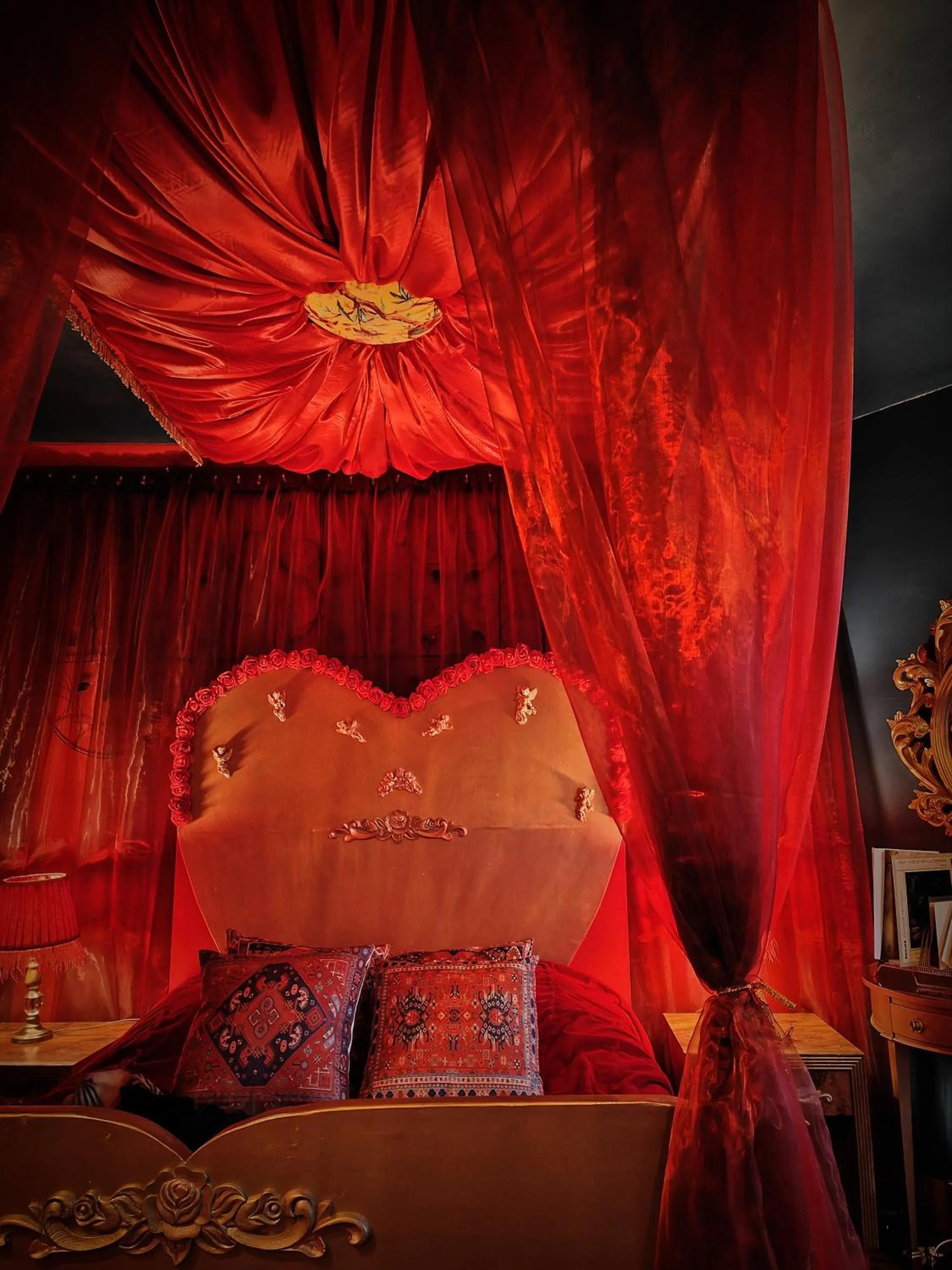 Bed in Hotel Pelirocco