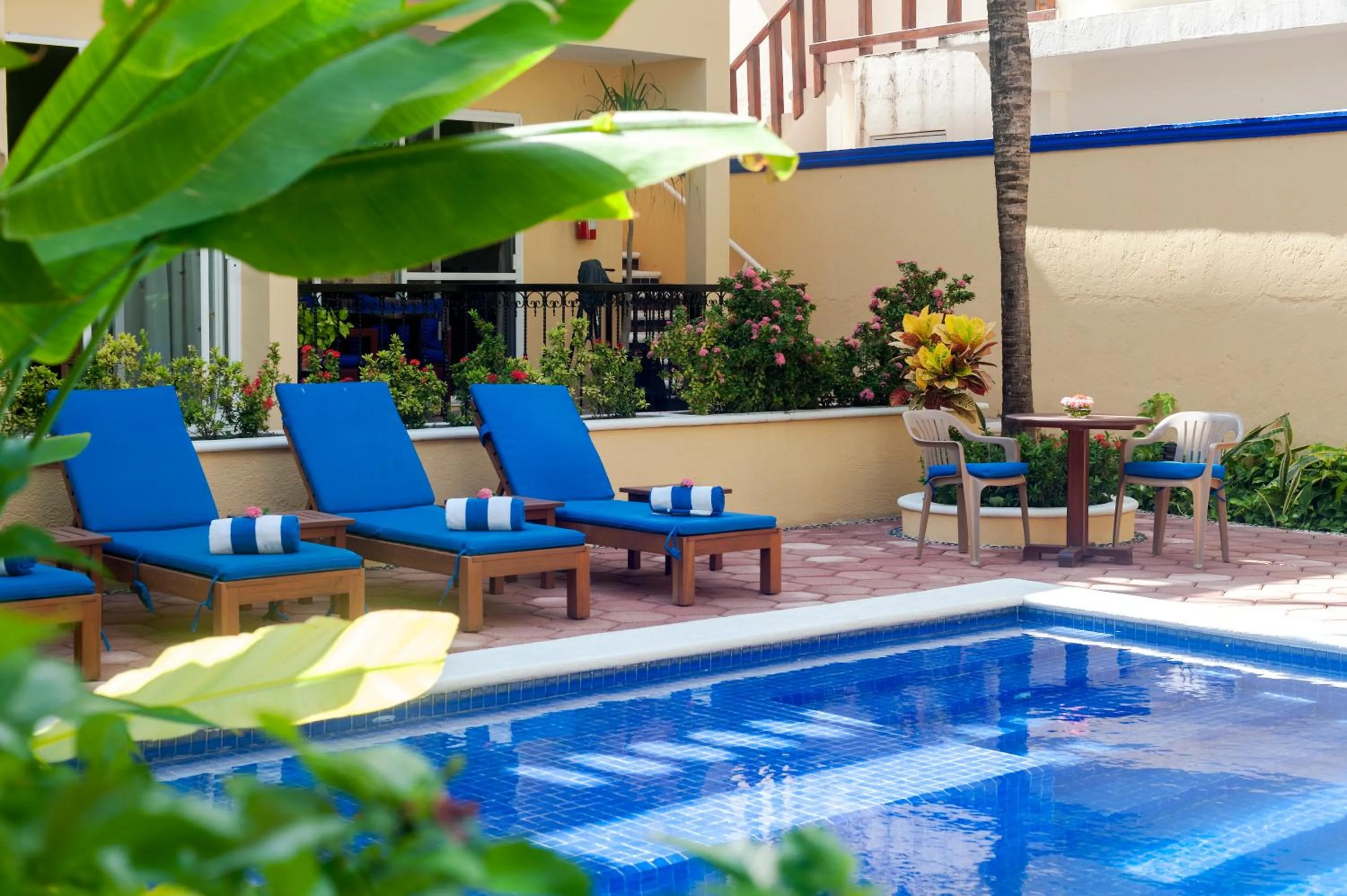 Property building in Abbey Del Sol - Beach-steps condos