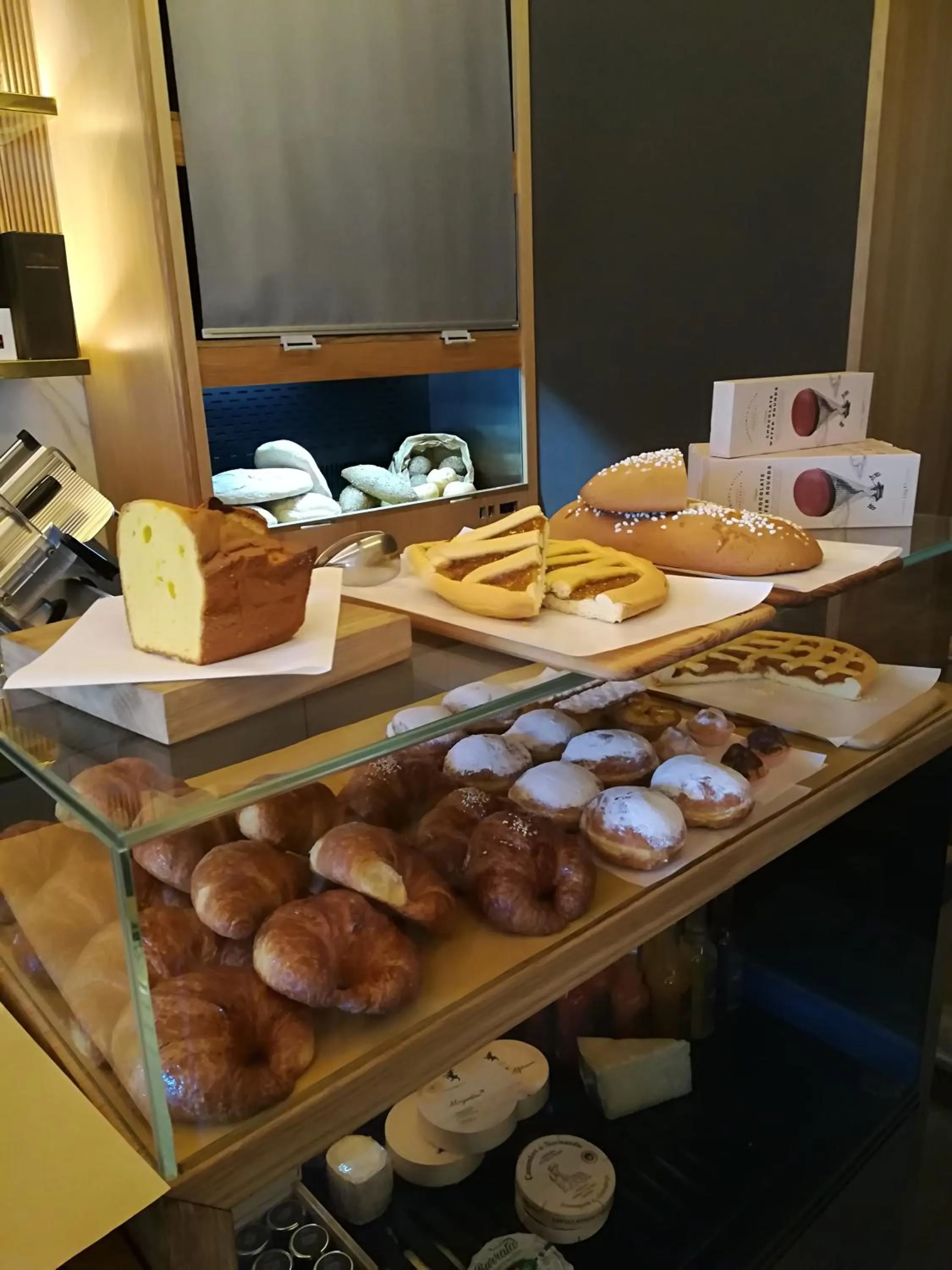 Breakfast in Metropol Ceccarini Suite - Luxury apartments
