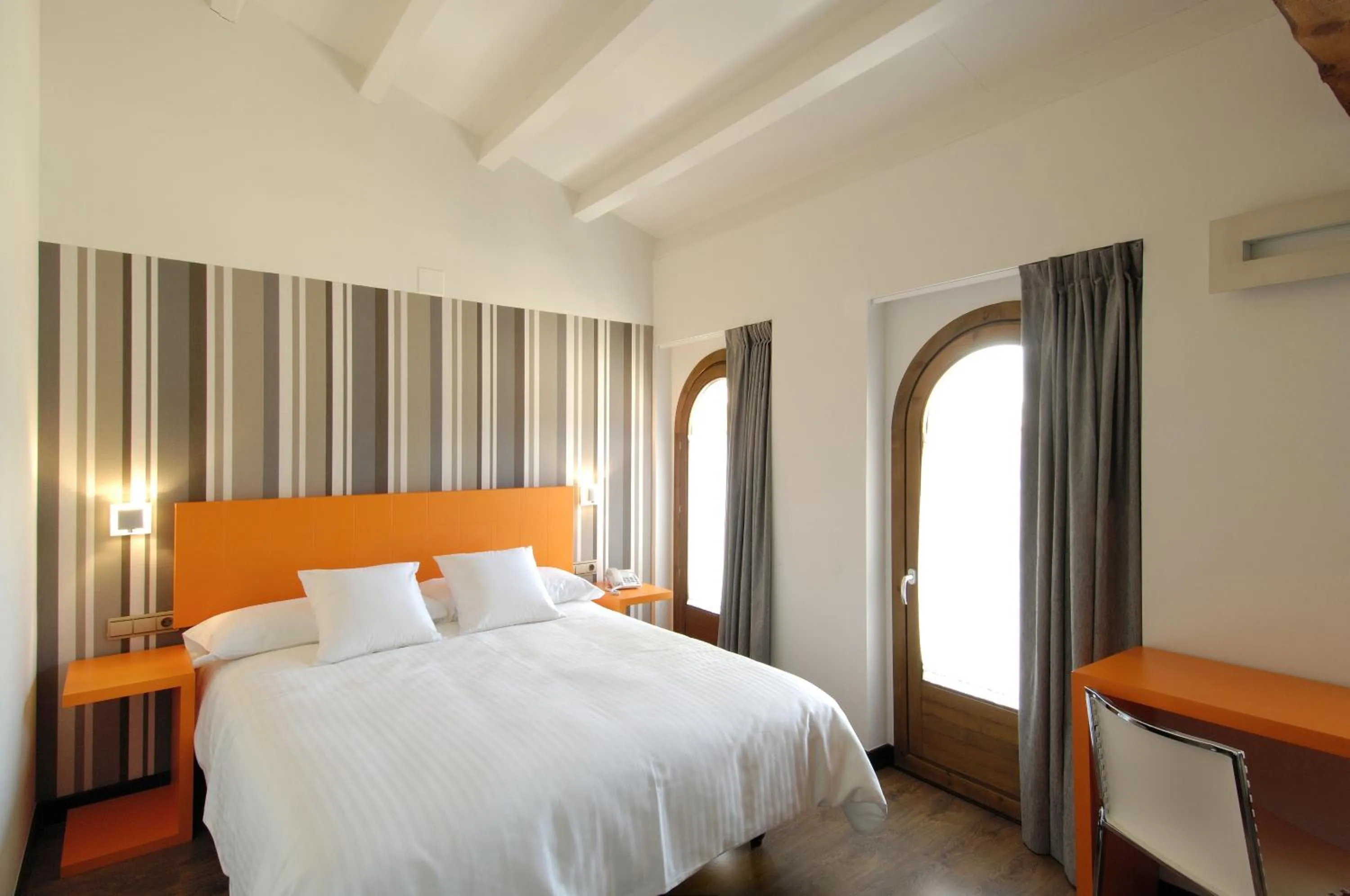 Photo of the whole room, Bed in Hotel Cienbalcones