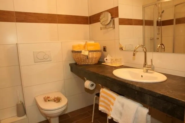 Shower in Landhotel Talblick