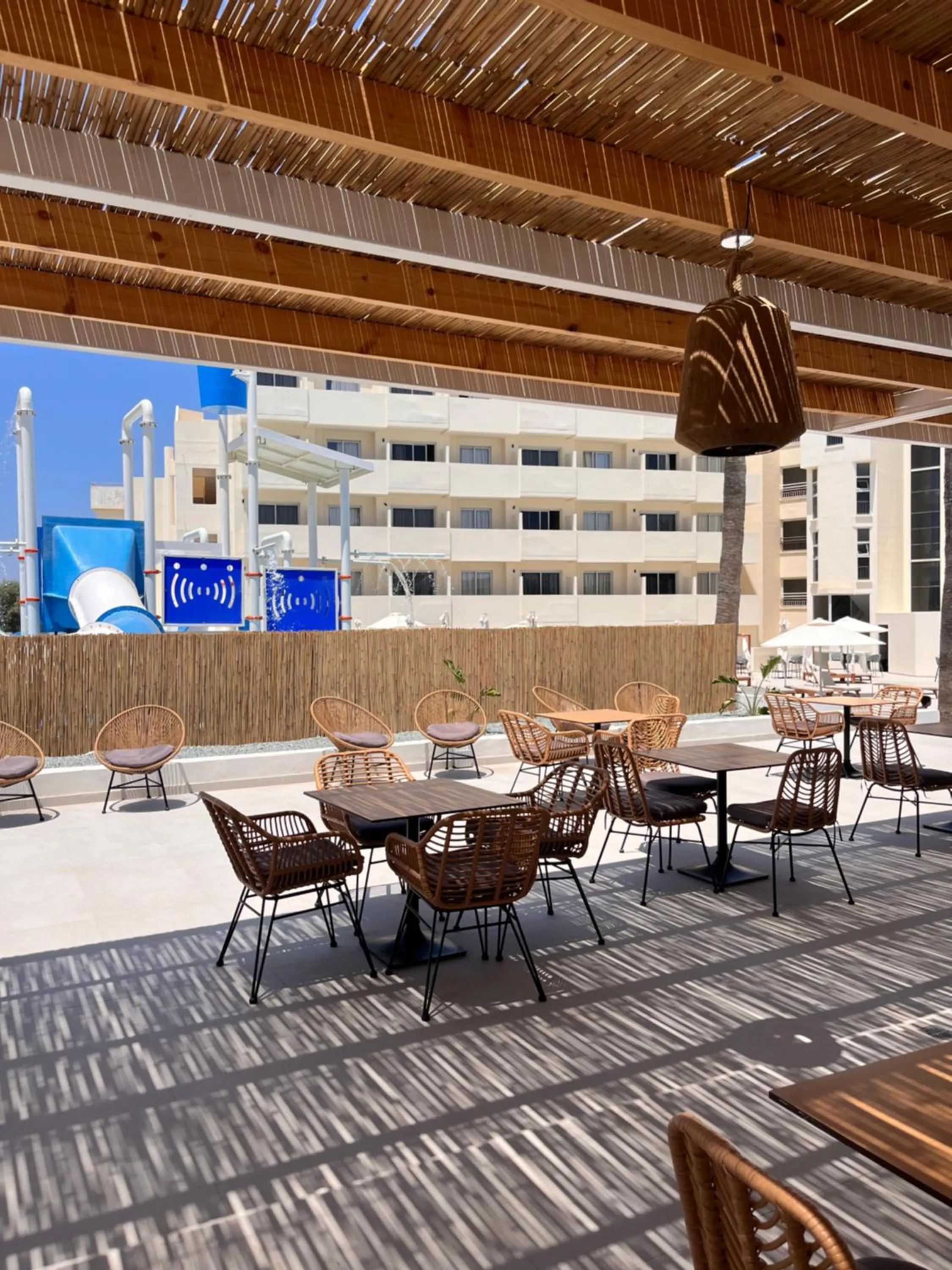 Restaurant/places to eat in Toxotis Hotel