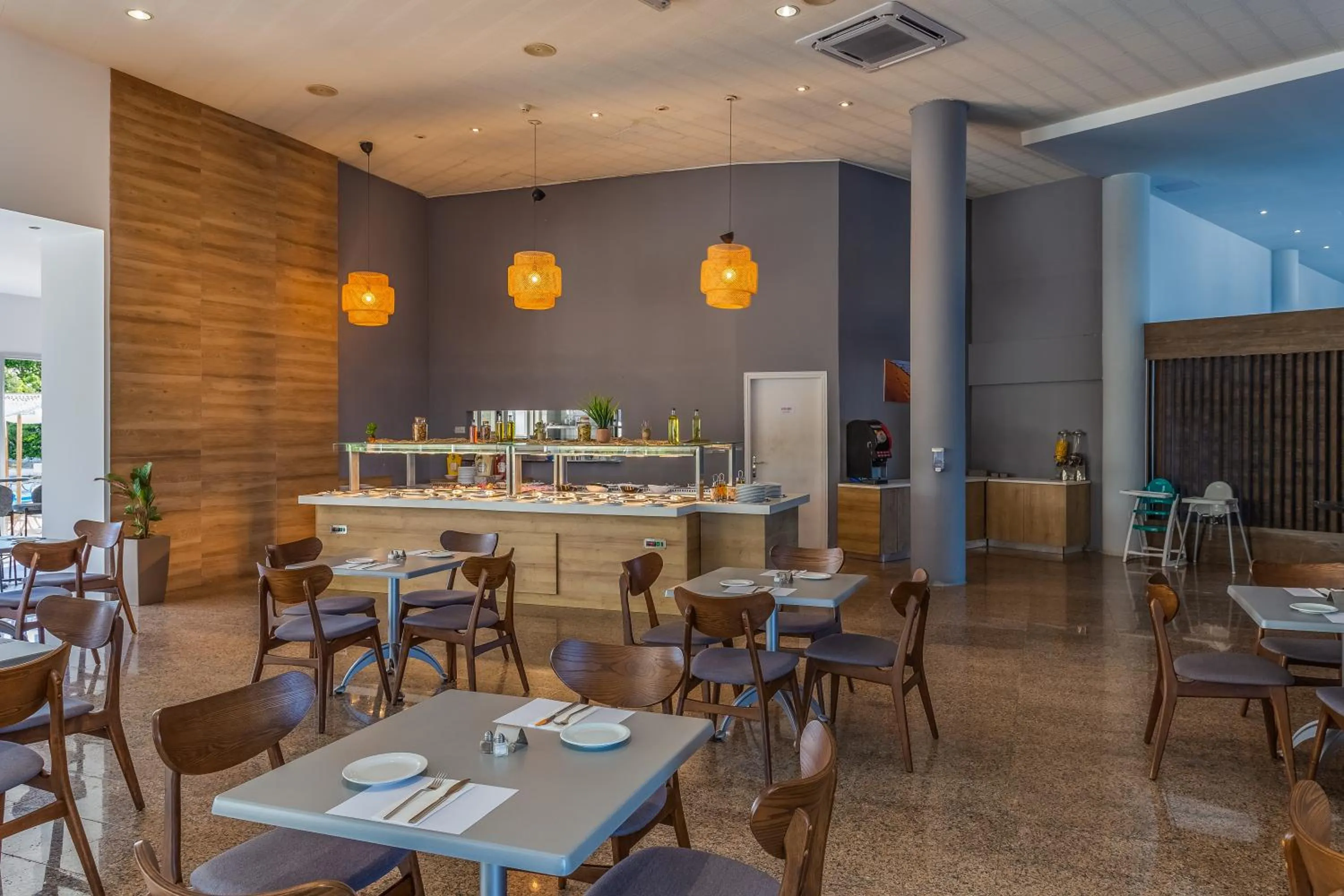 Restaurant/places to eat in Toxotis Hotel