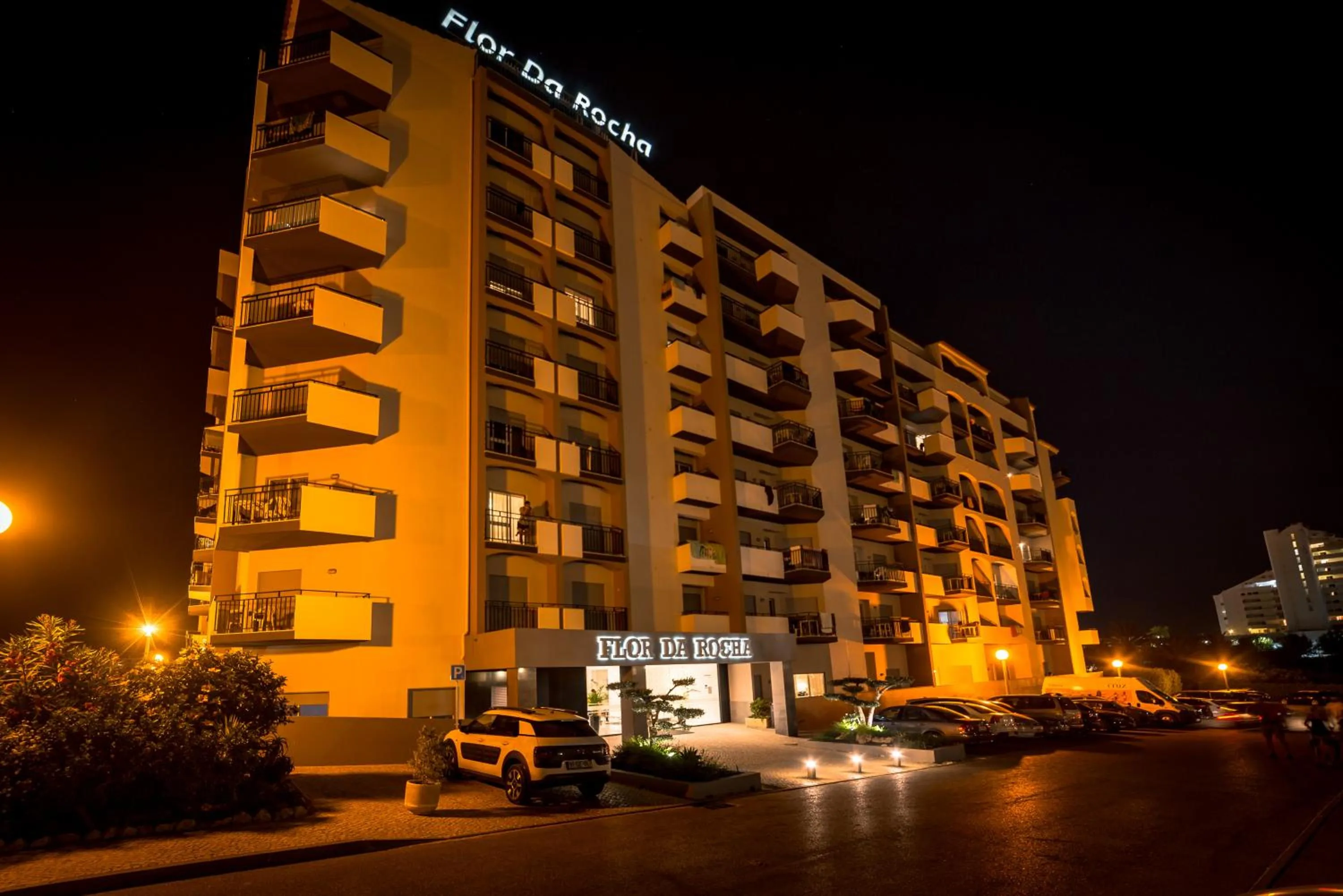 Facade/entrance in Flor Da Rocha