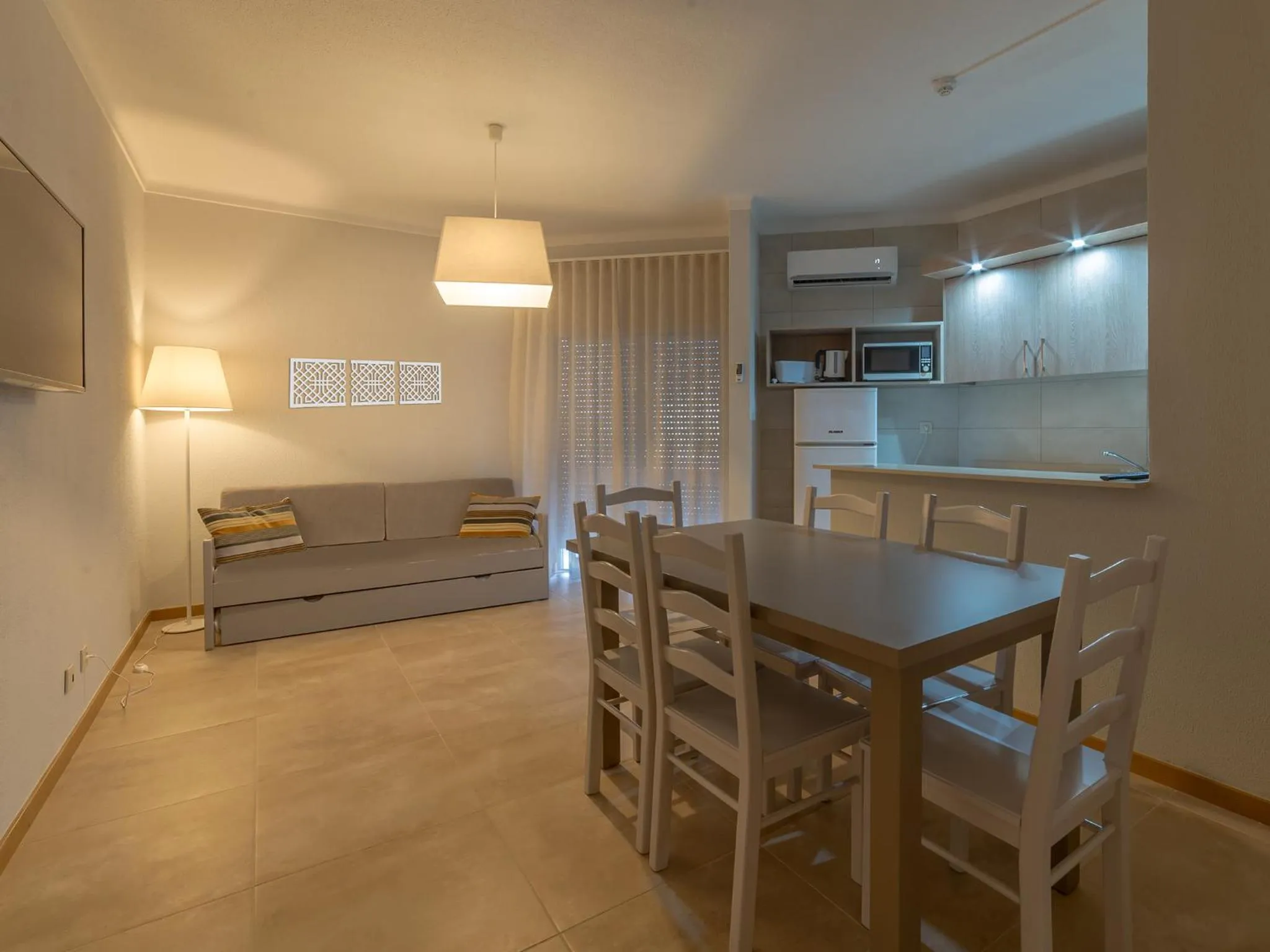 Kitchen or kitchenette in Flor Da Rocha