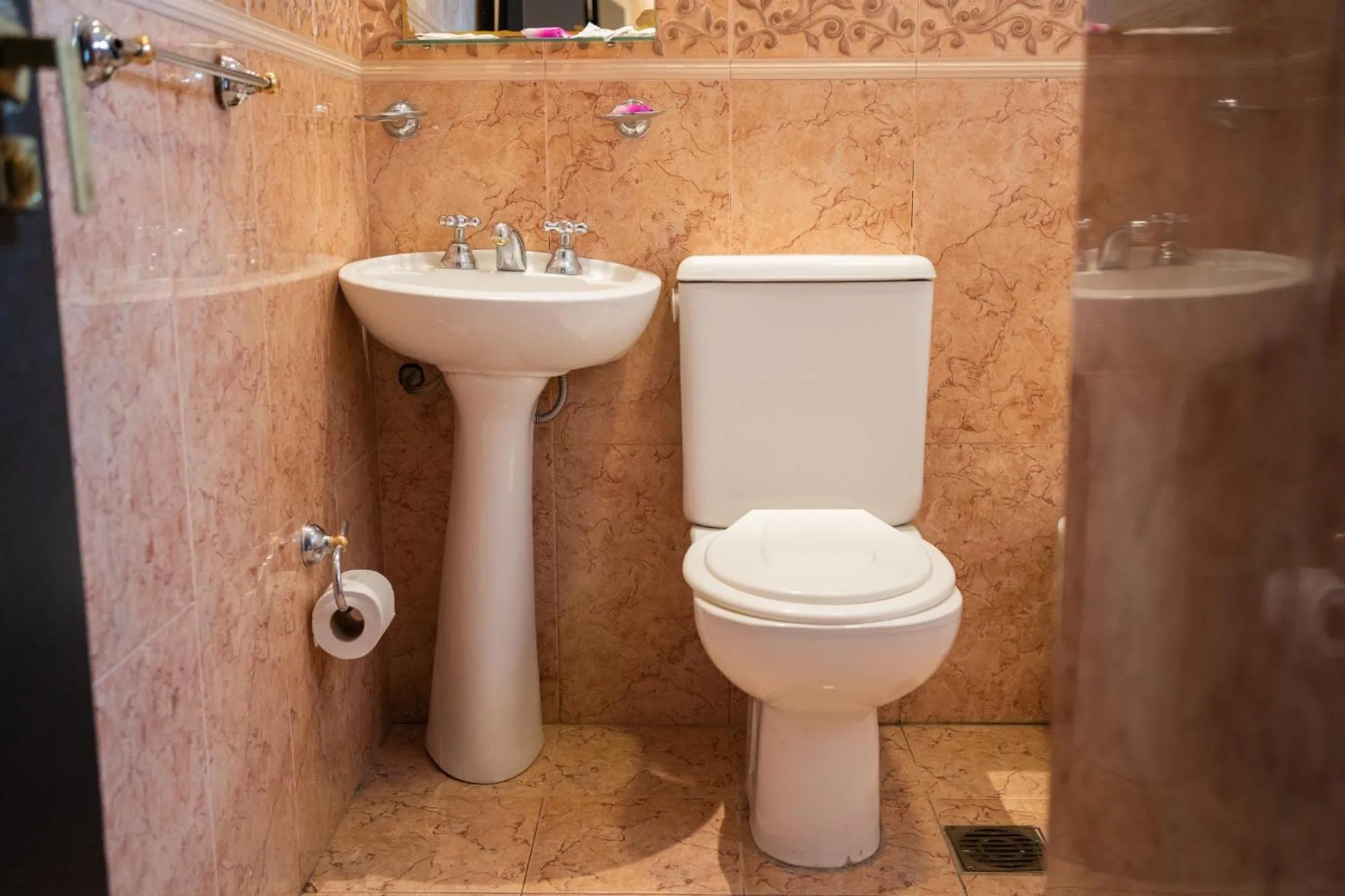 Toilet in Hotel Marilian