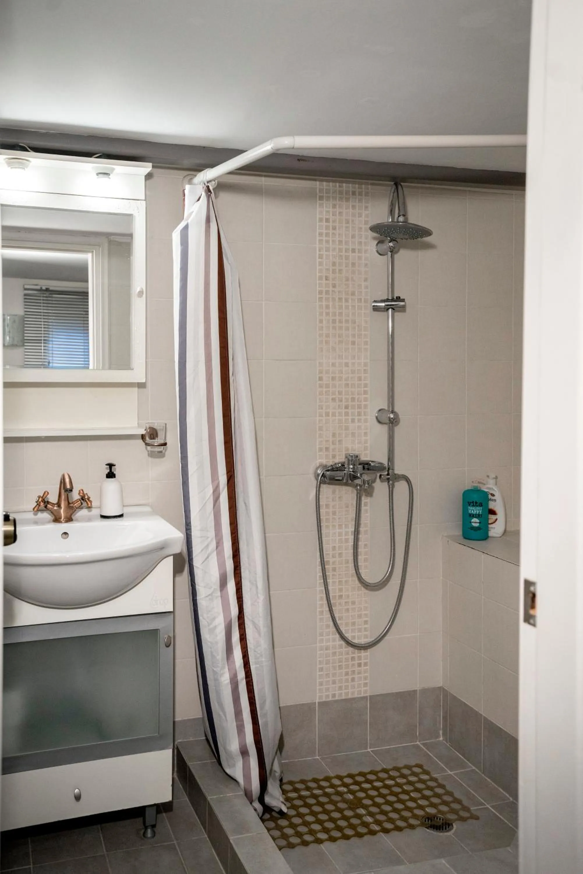 Bathroom in Valashouse