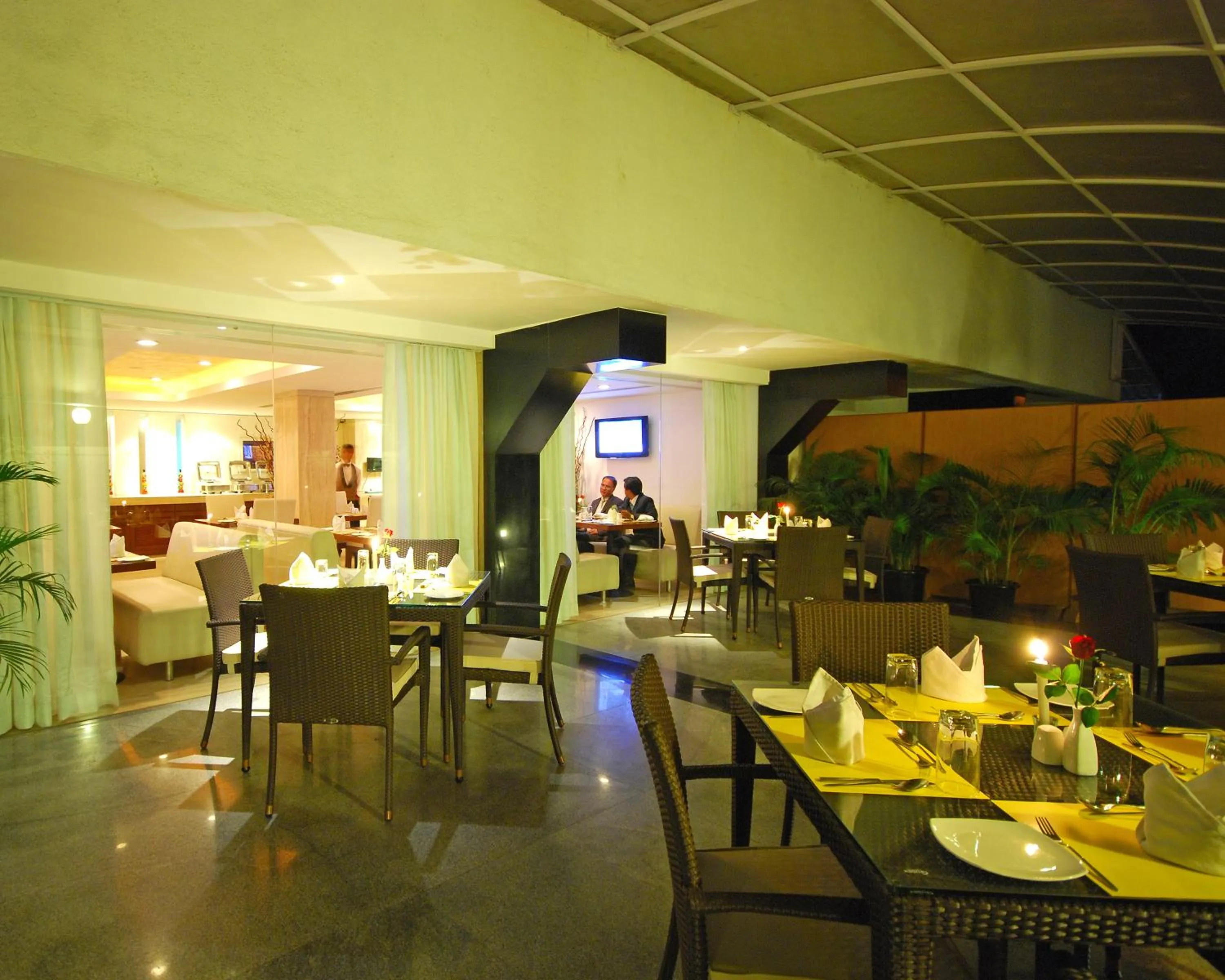 Restaurant/places to eat in Park Ornate Hotel Viman Nagar