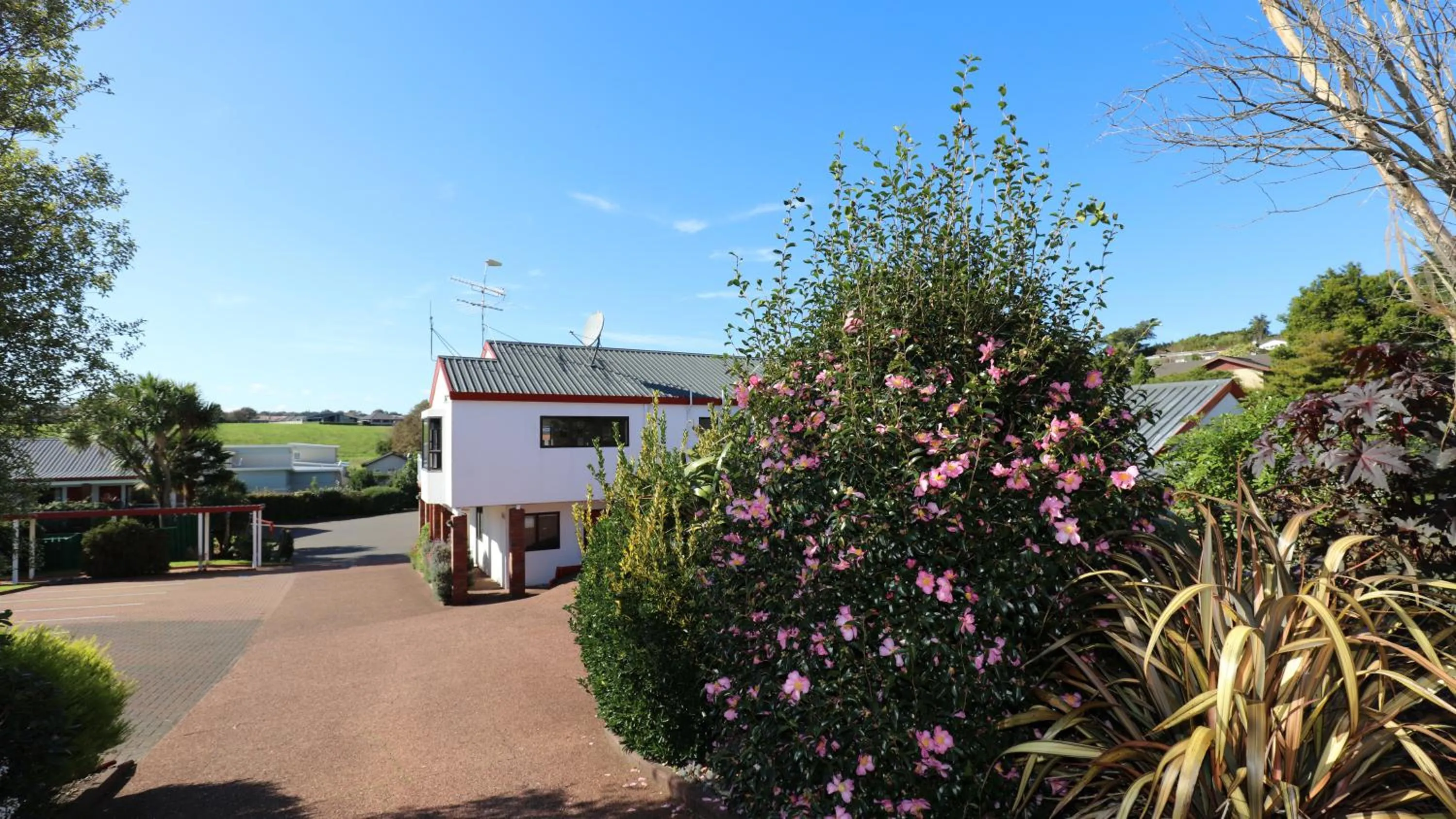 Bk's Counties Motor Lodge