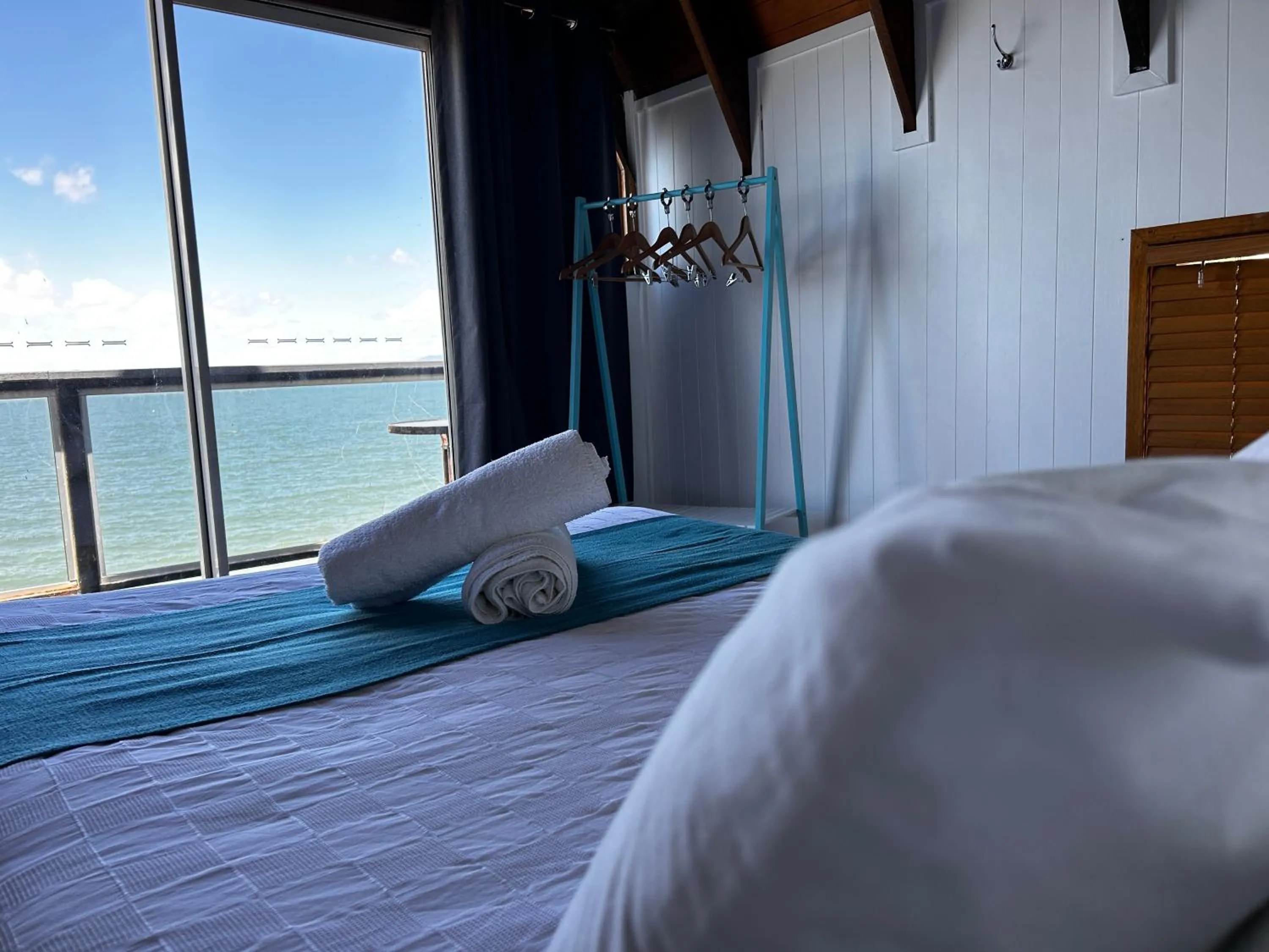 Bedroom, Bed in Nomads Magnetic Island