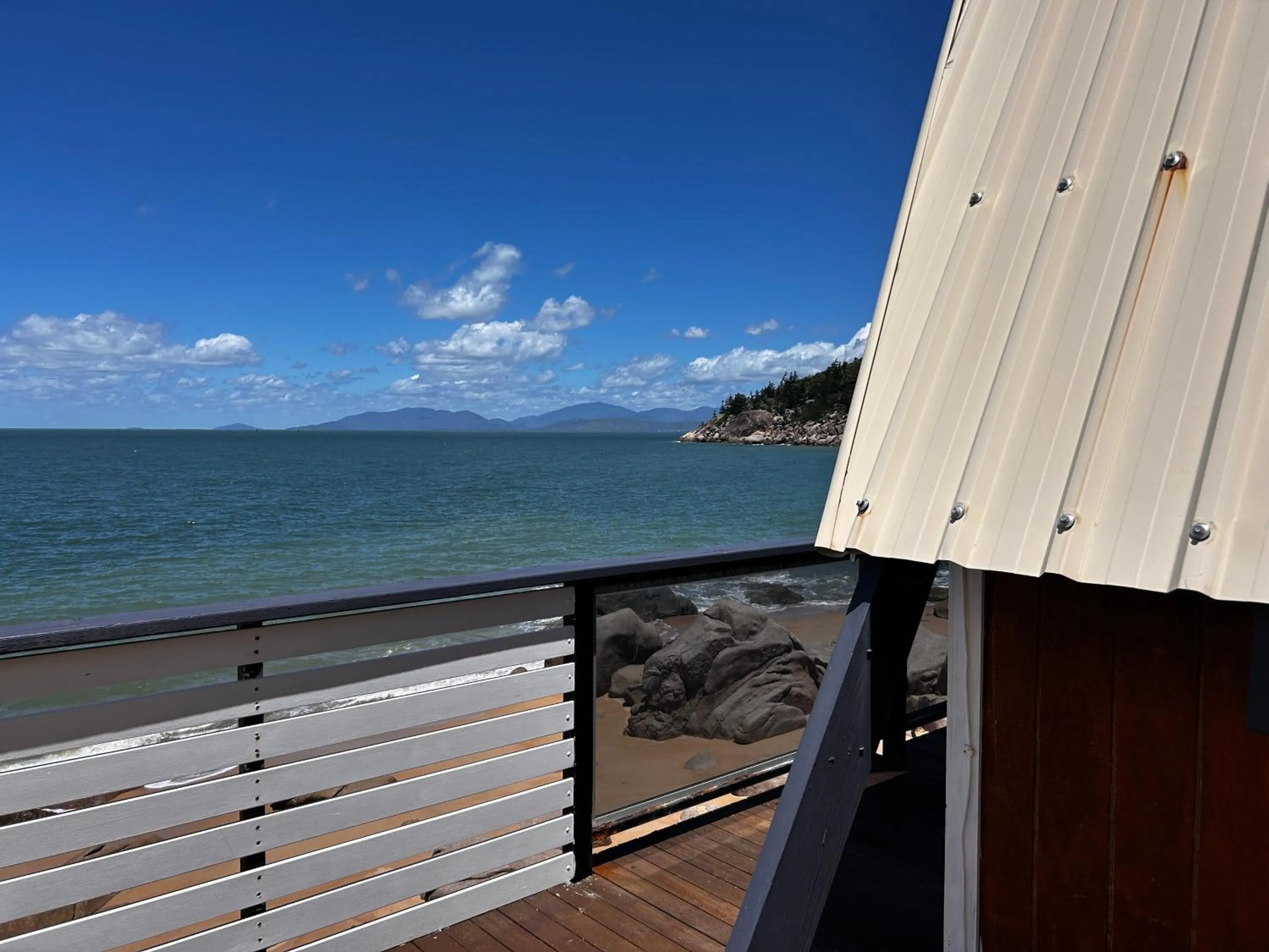 Beach in Nomads Magnetic Island