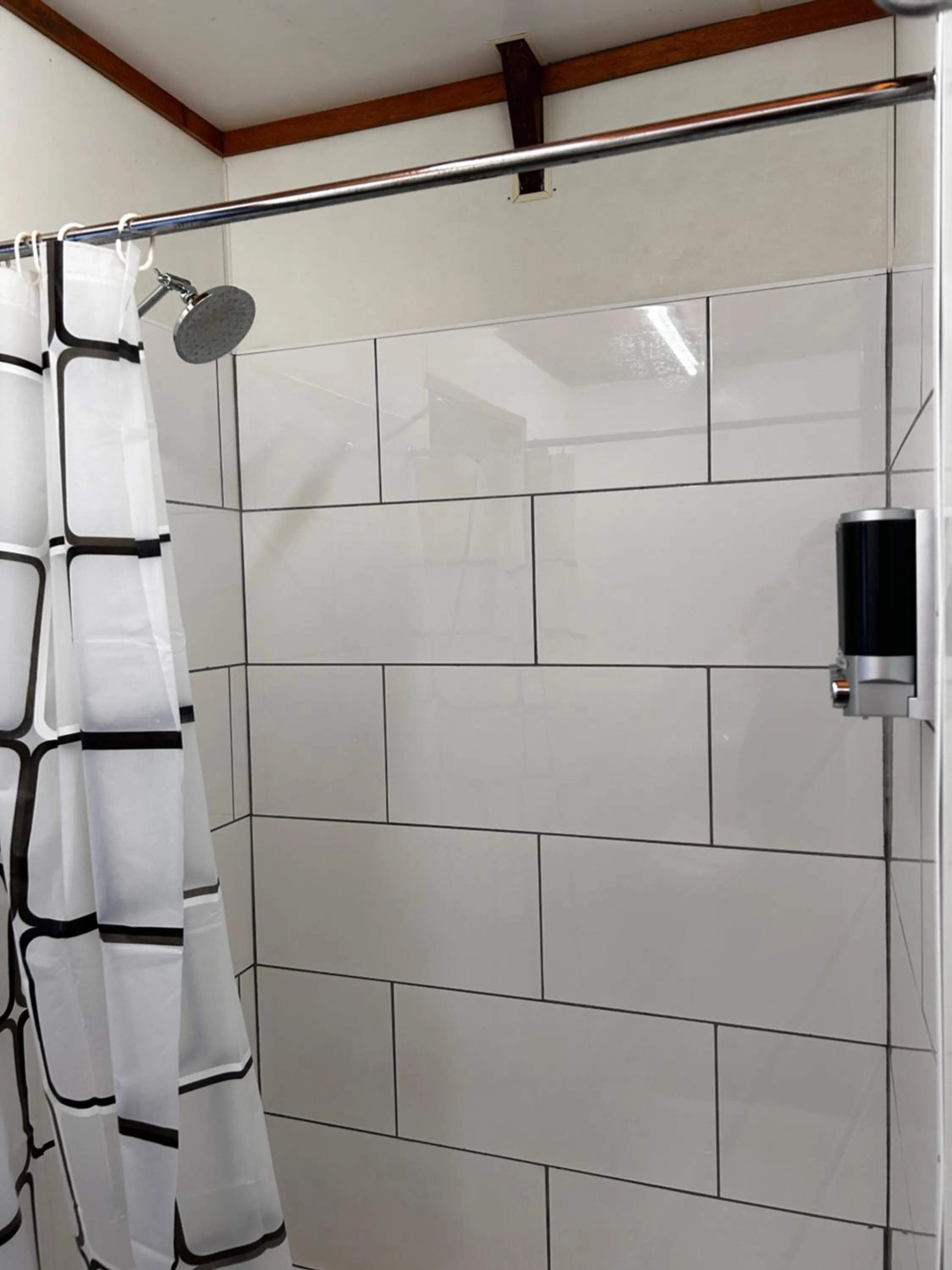 Shower in Nomads Magnetic Island