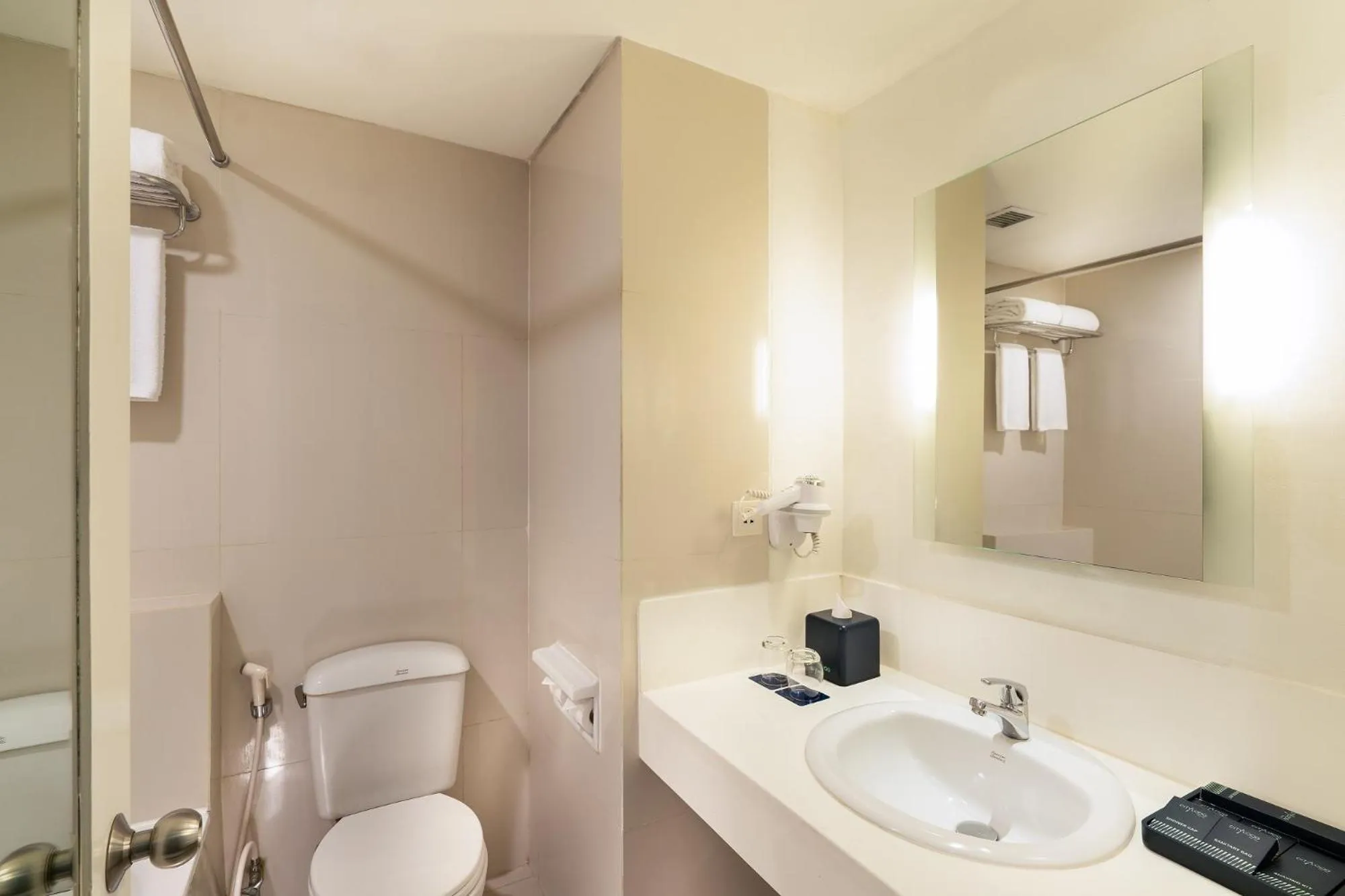 Bathroom in Cityloog Hotel Tebet Jakarta