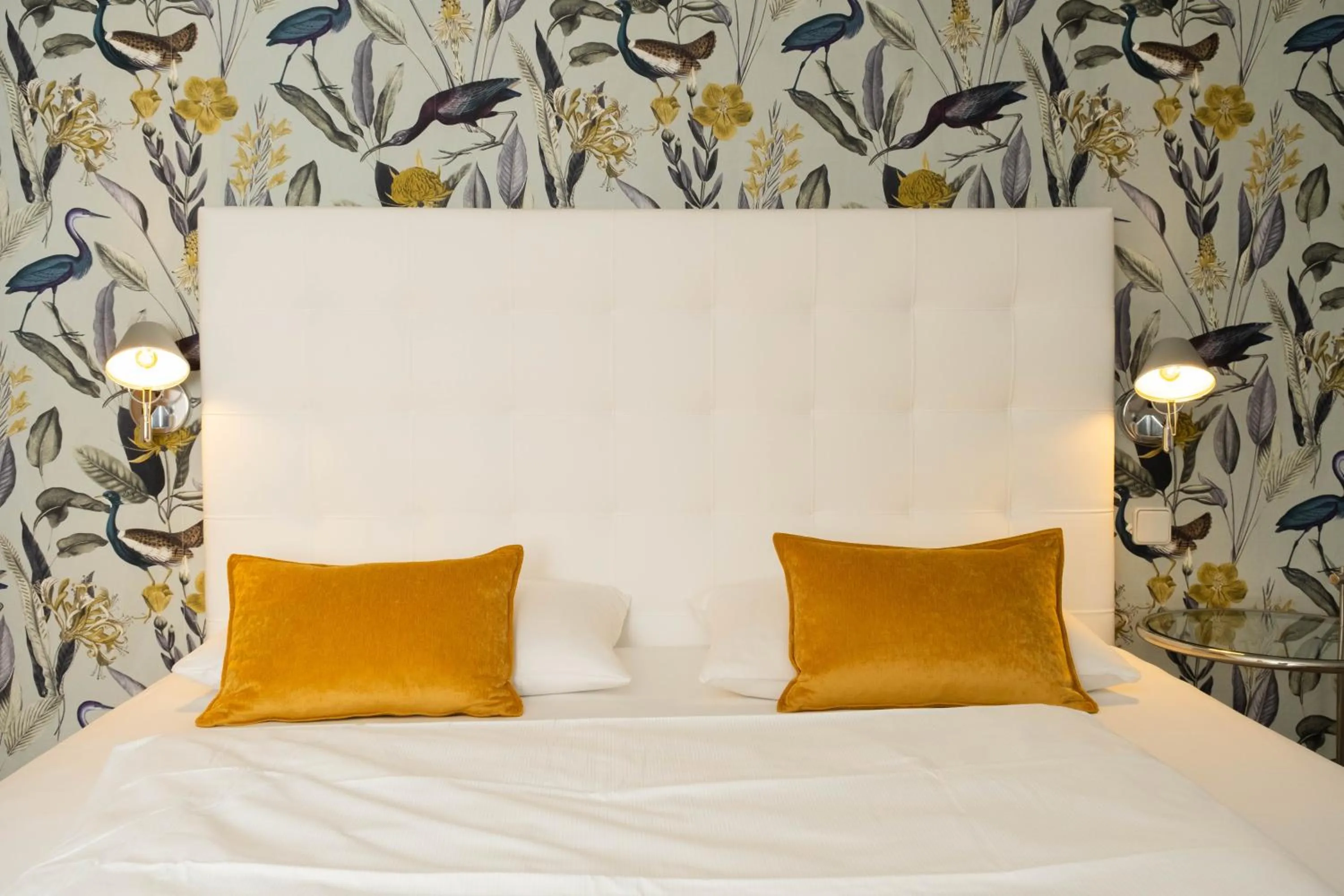 Bed in Hotel Ottheinrich