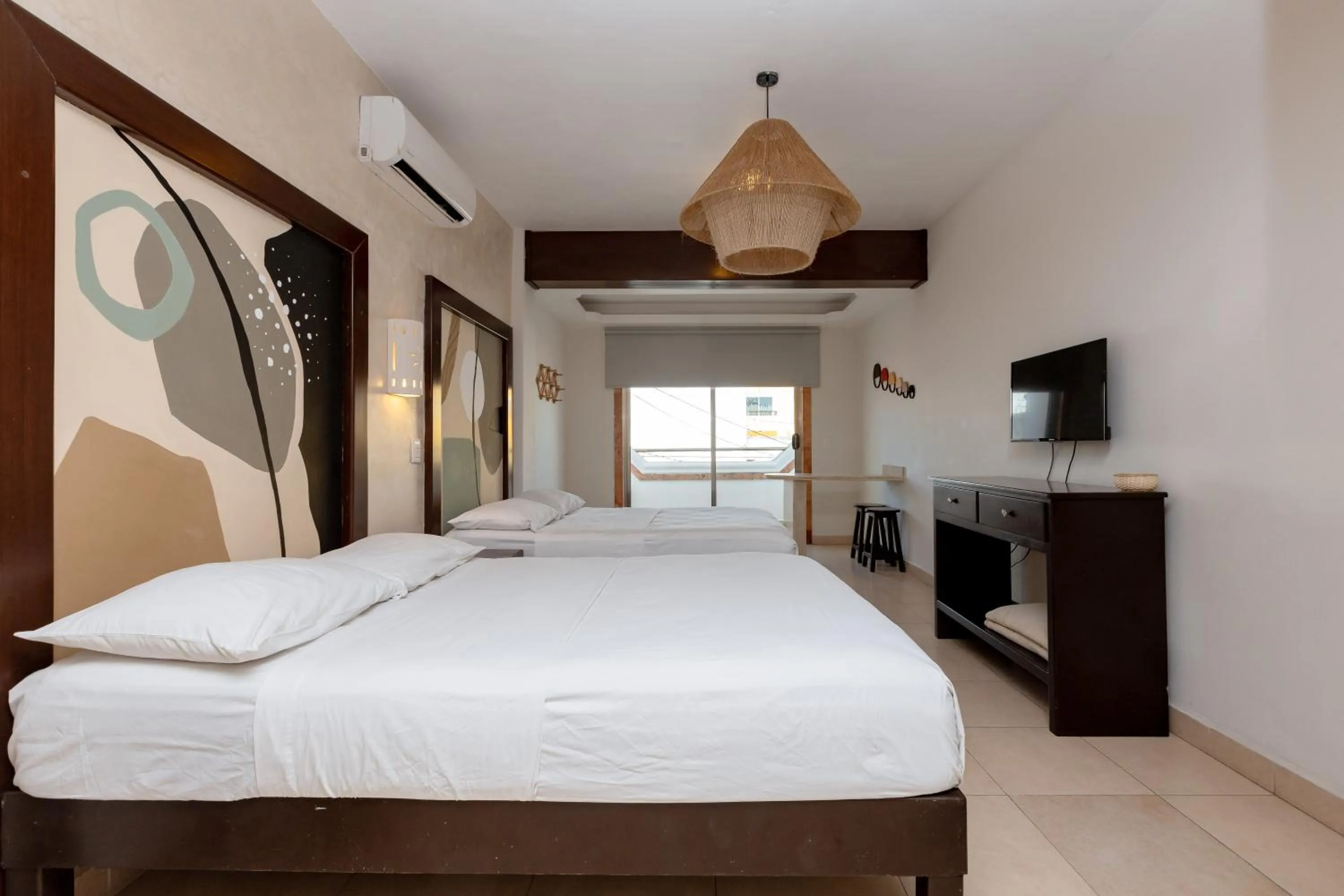 air conditioner, Bed in Hotel Kinich