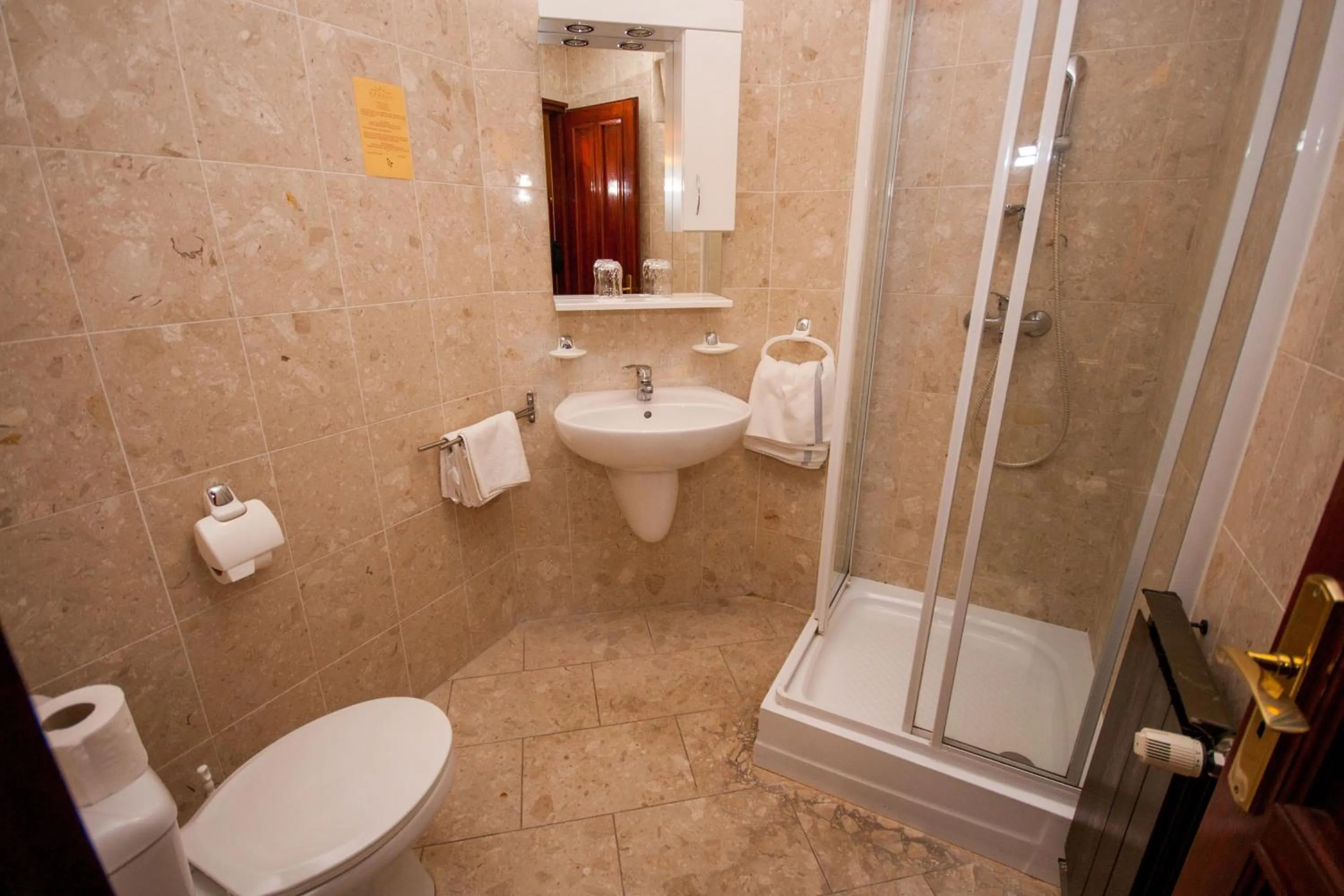 Bathroom in Korona Pension and Restaurant