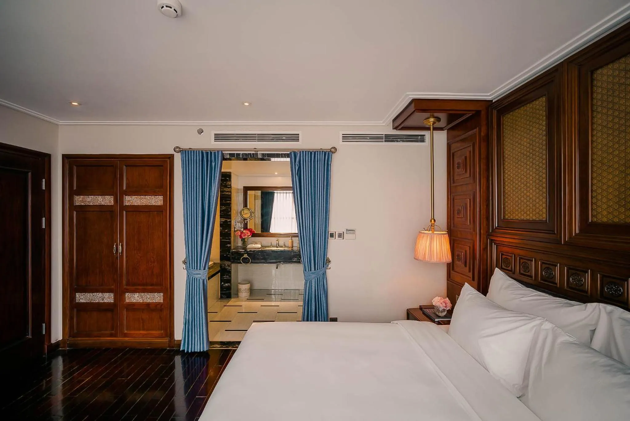 Bed in Le Jardin Hotel Haute Couture