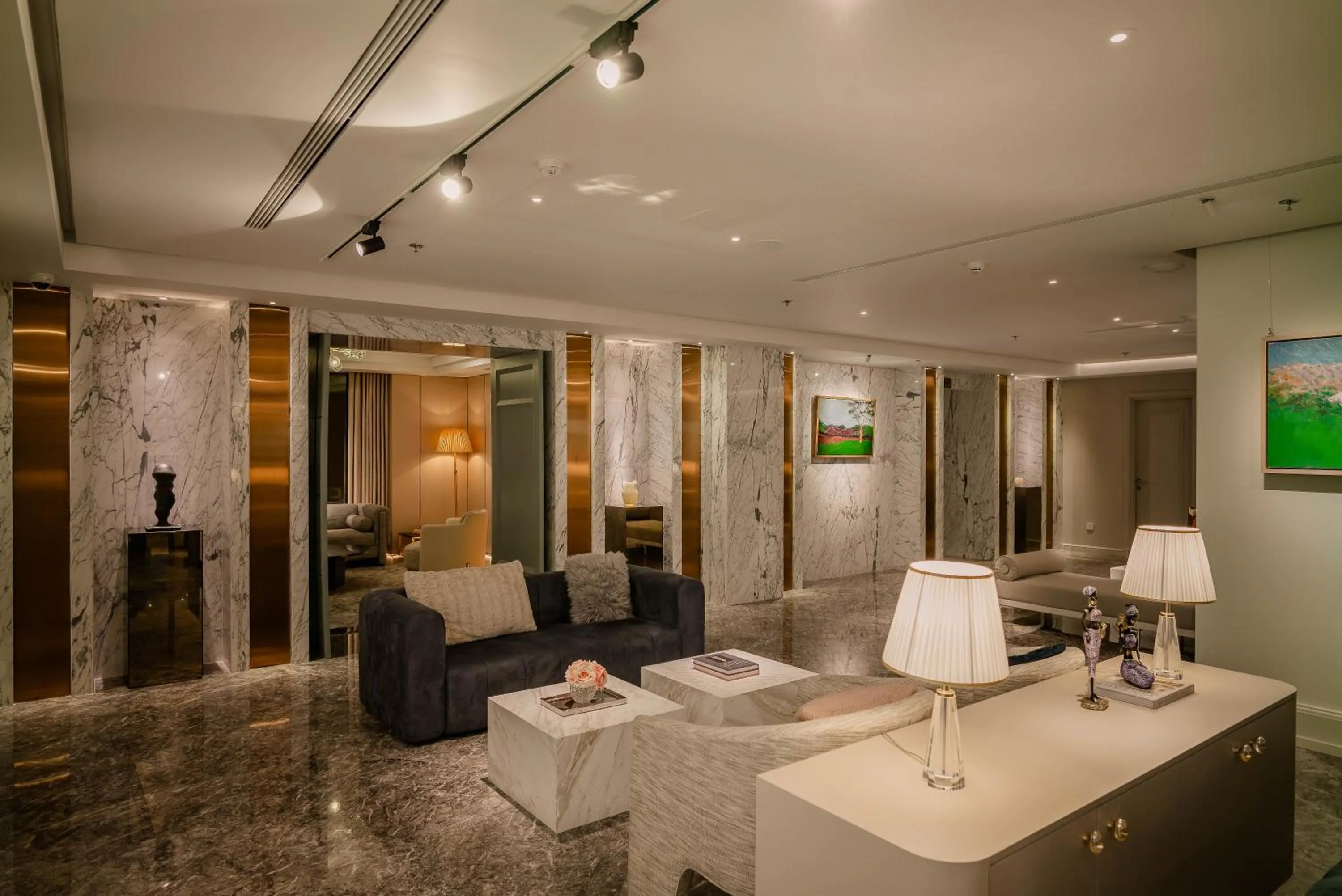 TV and multimedia in Le Jardin Hotel Haute Couture