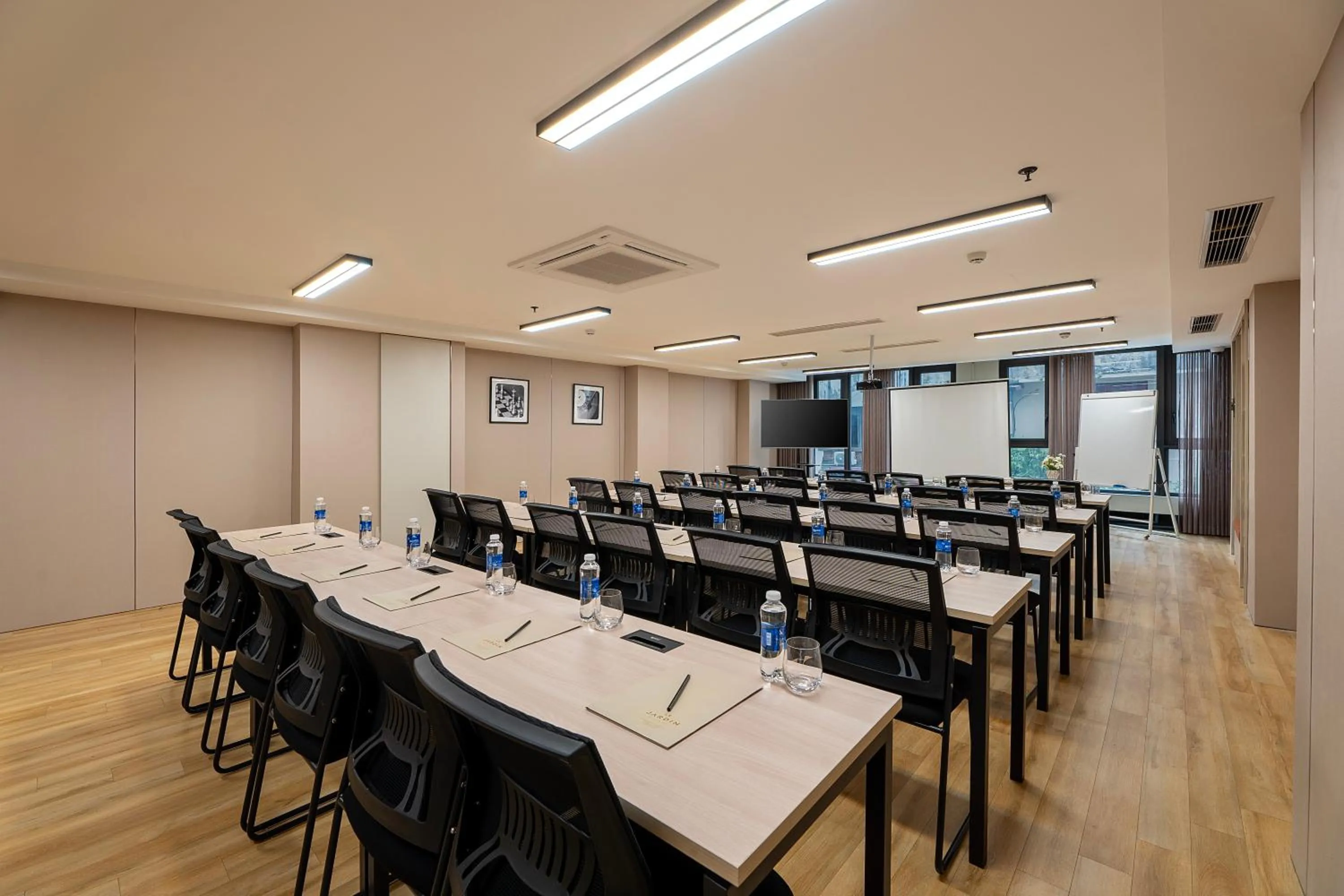 Meeting/conference room in Le Jardin Hotel Haute Couture