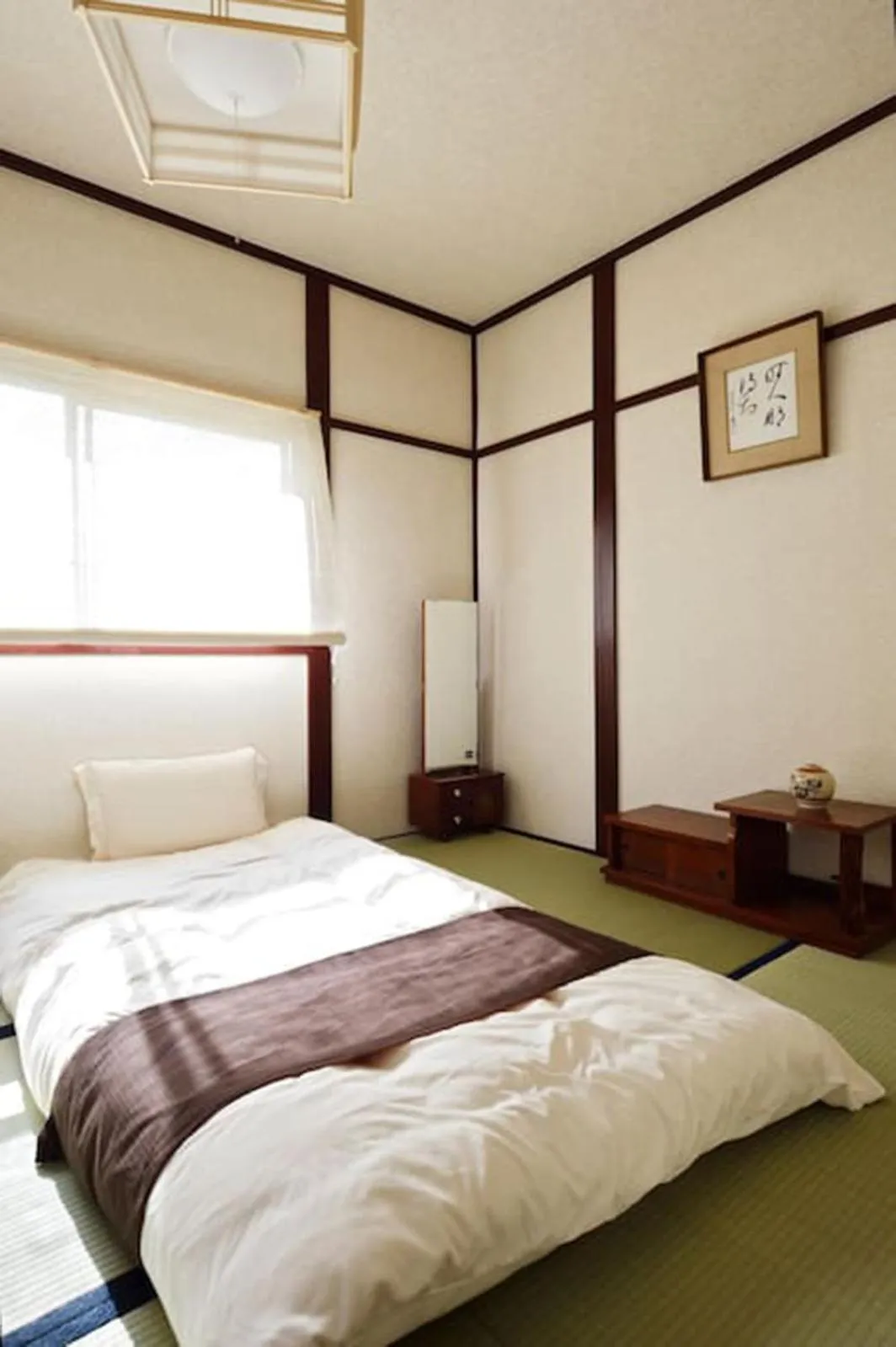 Decorative detail, Bed in City Hotel Osaka Nishikujo