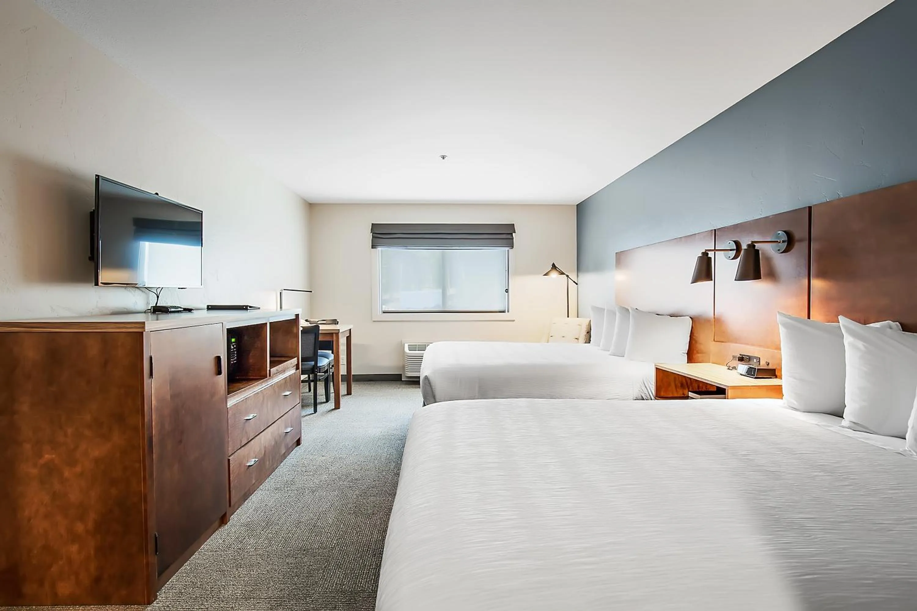 Photo of the whole room, Bed in Third Street Inn