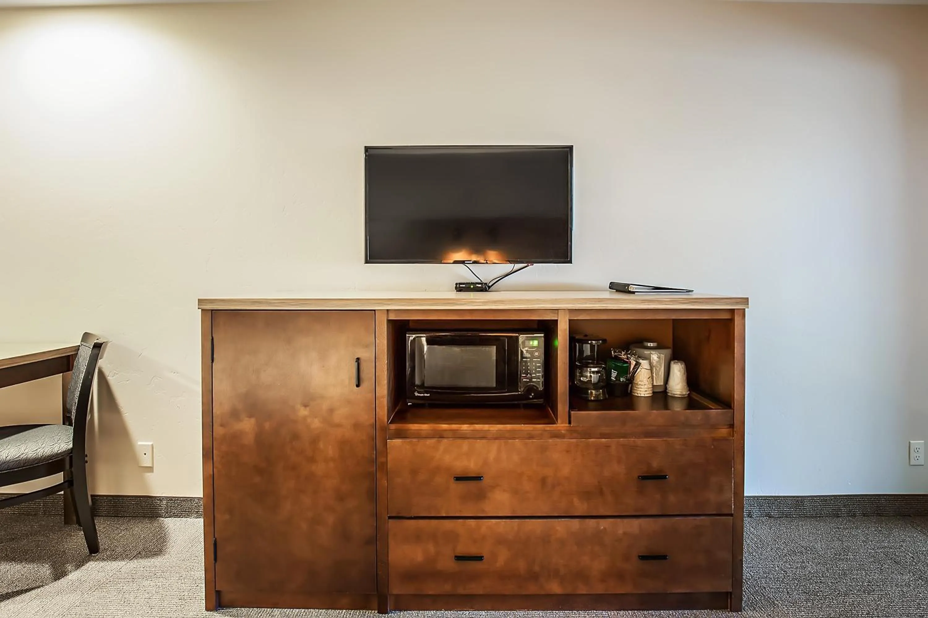 TV and multimedia in Third Street Inn