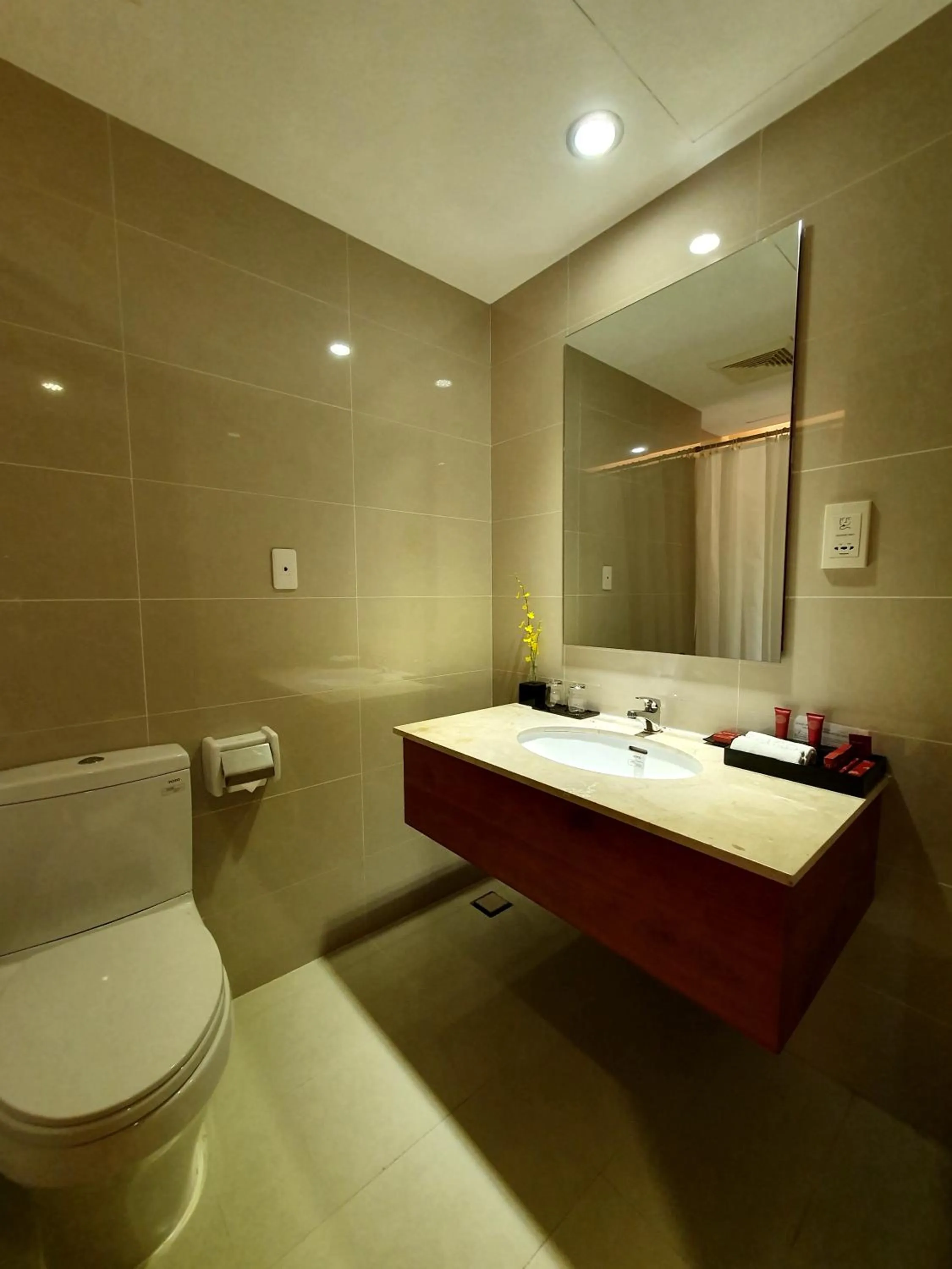 Bathroom, Bed in Saigon Hotel