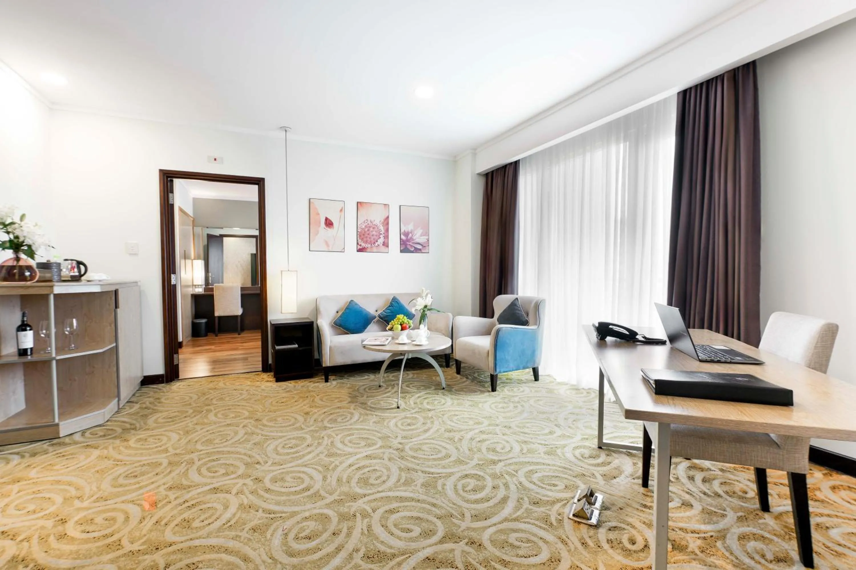 Living room in Vien Dong Hotel - Near Bui Vien Walking Street