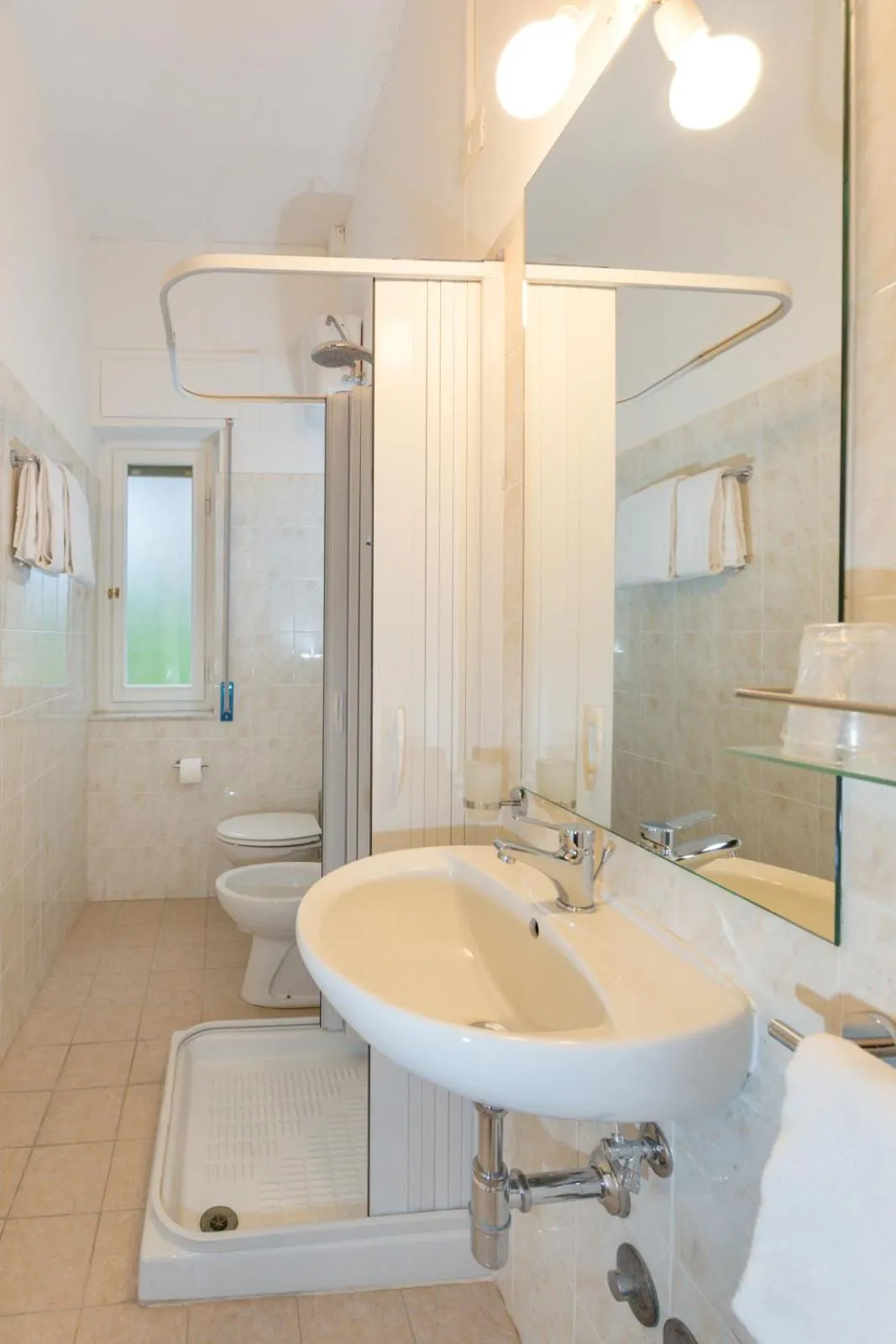 Shower in Hotel Costa Verde