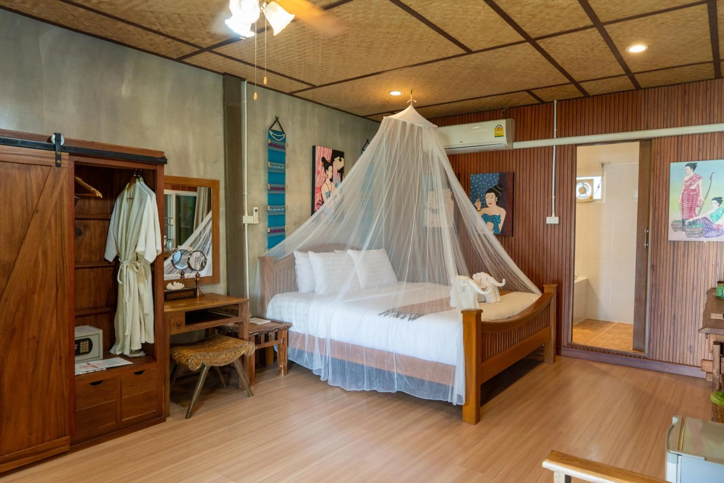 Bed in Buri Gallery House