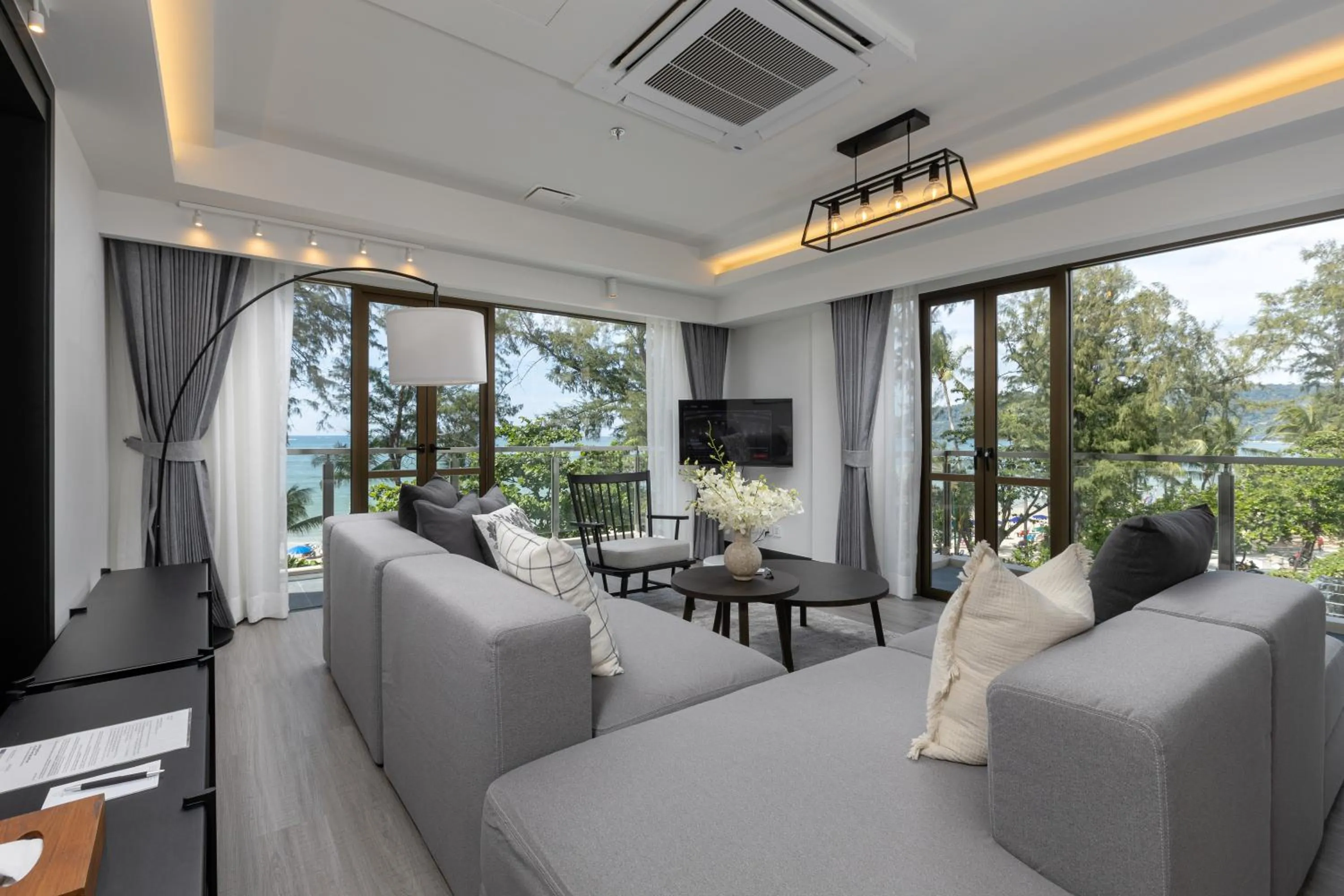 TV and multimedia in Baan Laimai Beach Resort & Spa - SHA Extra Plus