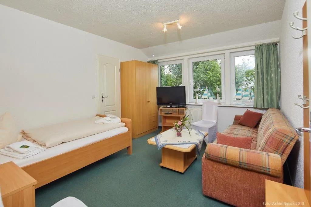 Photo of the whole room, Bed in Seeblick