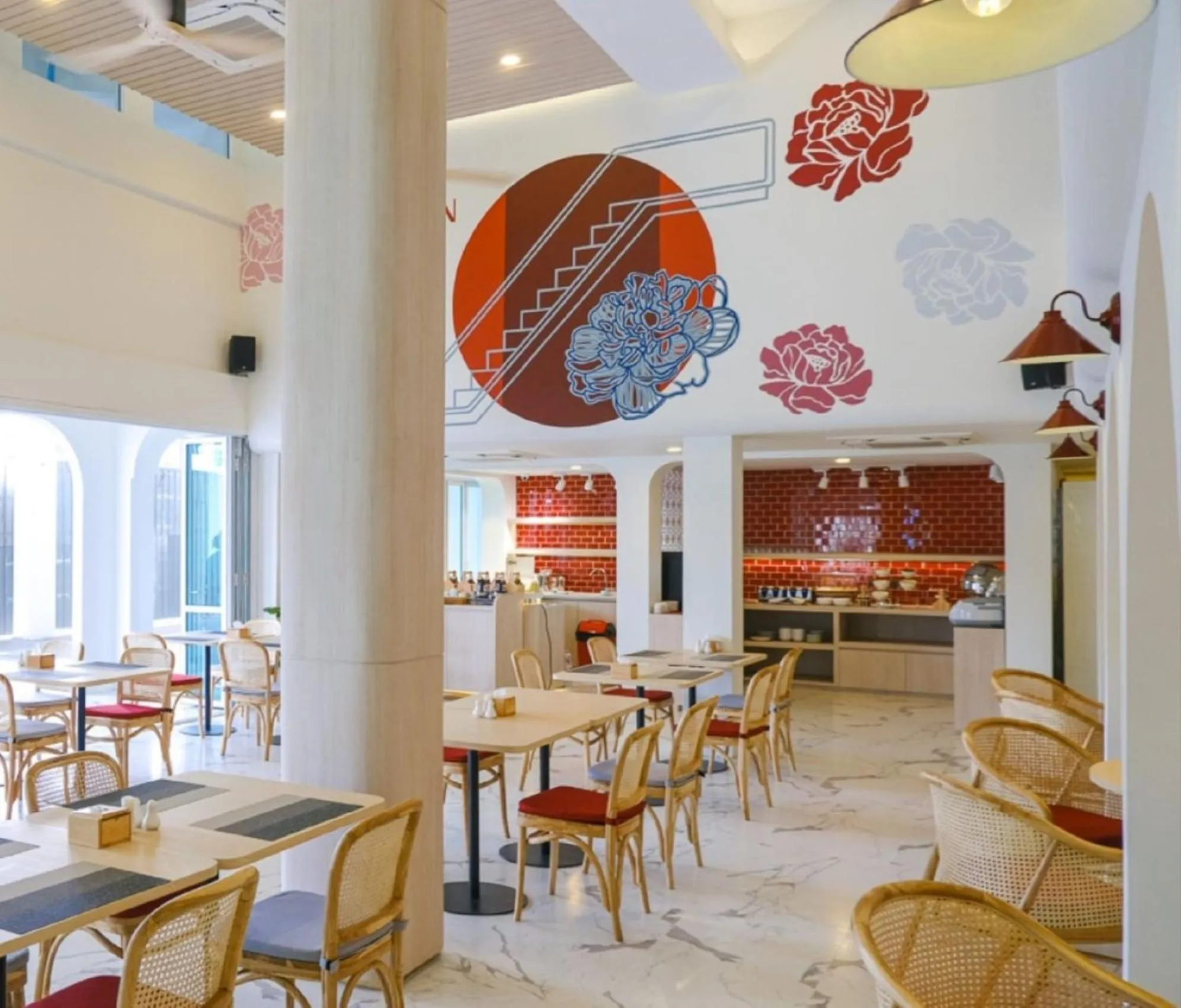 Restaurant/places to eat in Hotel Midtown Ratsada