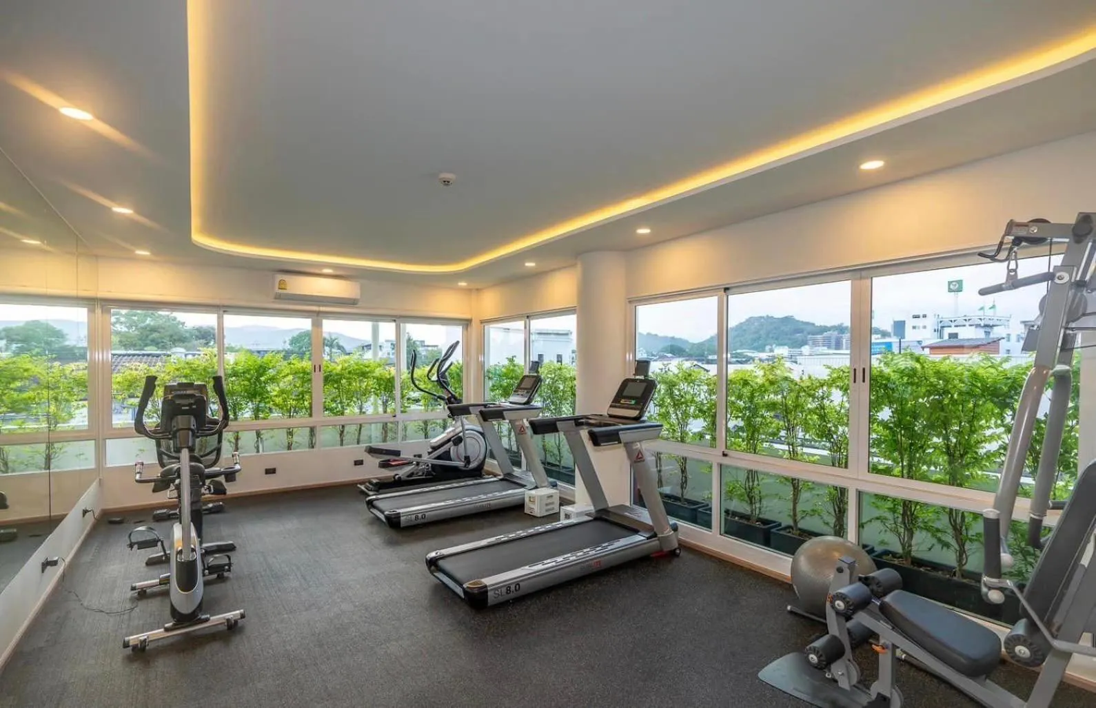 Fitness centre/facilities in Hotel Midtown Ratsada