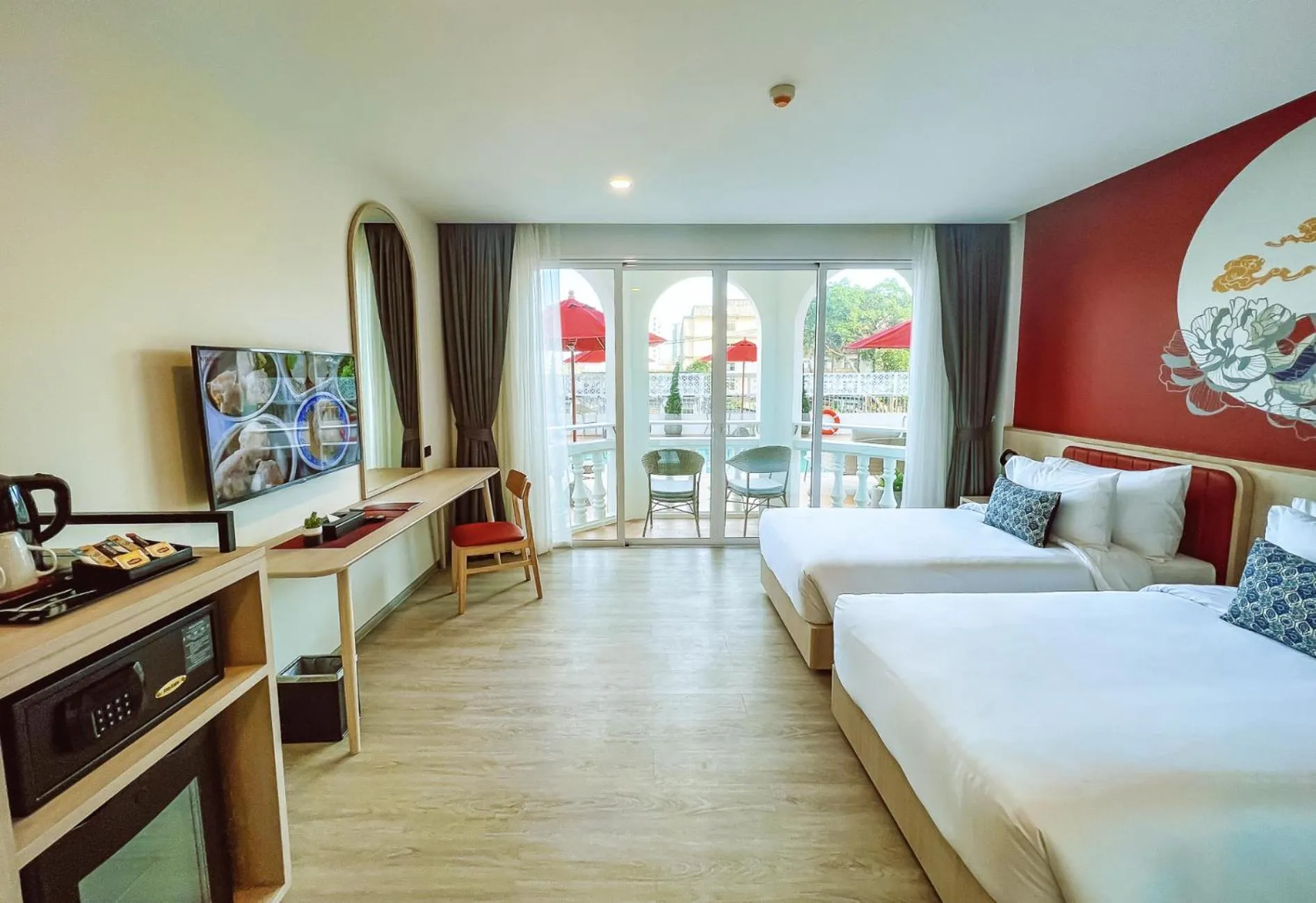 Bedroom, Bed in Hotel Midtown Ratsada