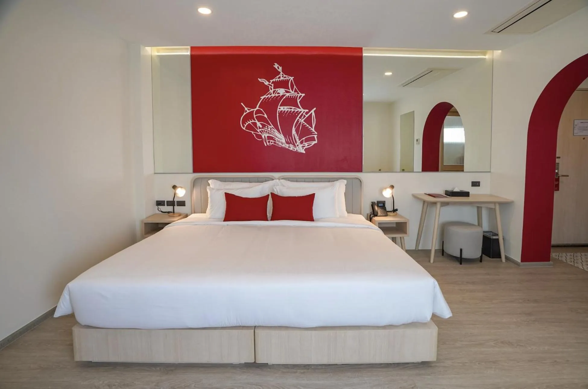 Bedroom, Bed in Hotel Midtown Ratsada