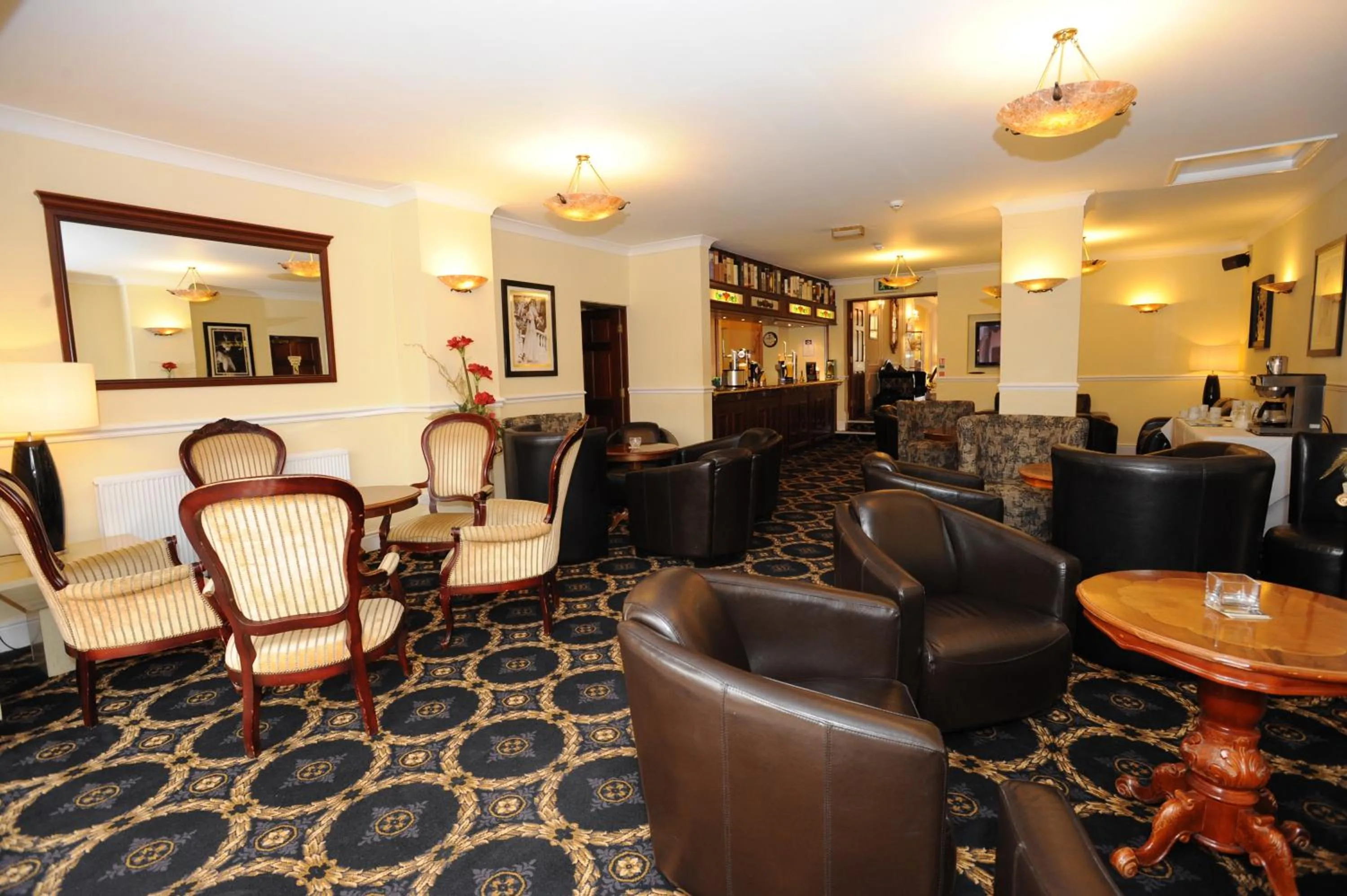 Lounge or bar in Bedford Hotel