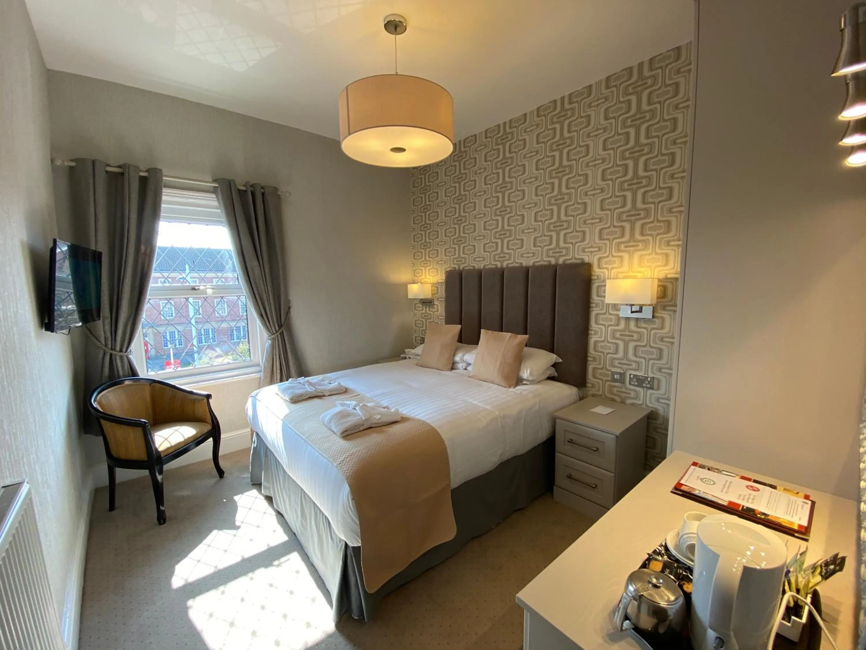 Bedroom, Bed in Bedford Hotel