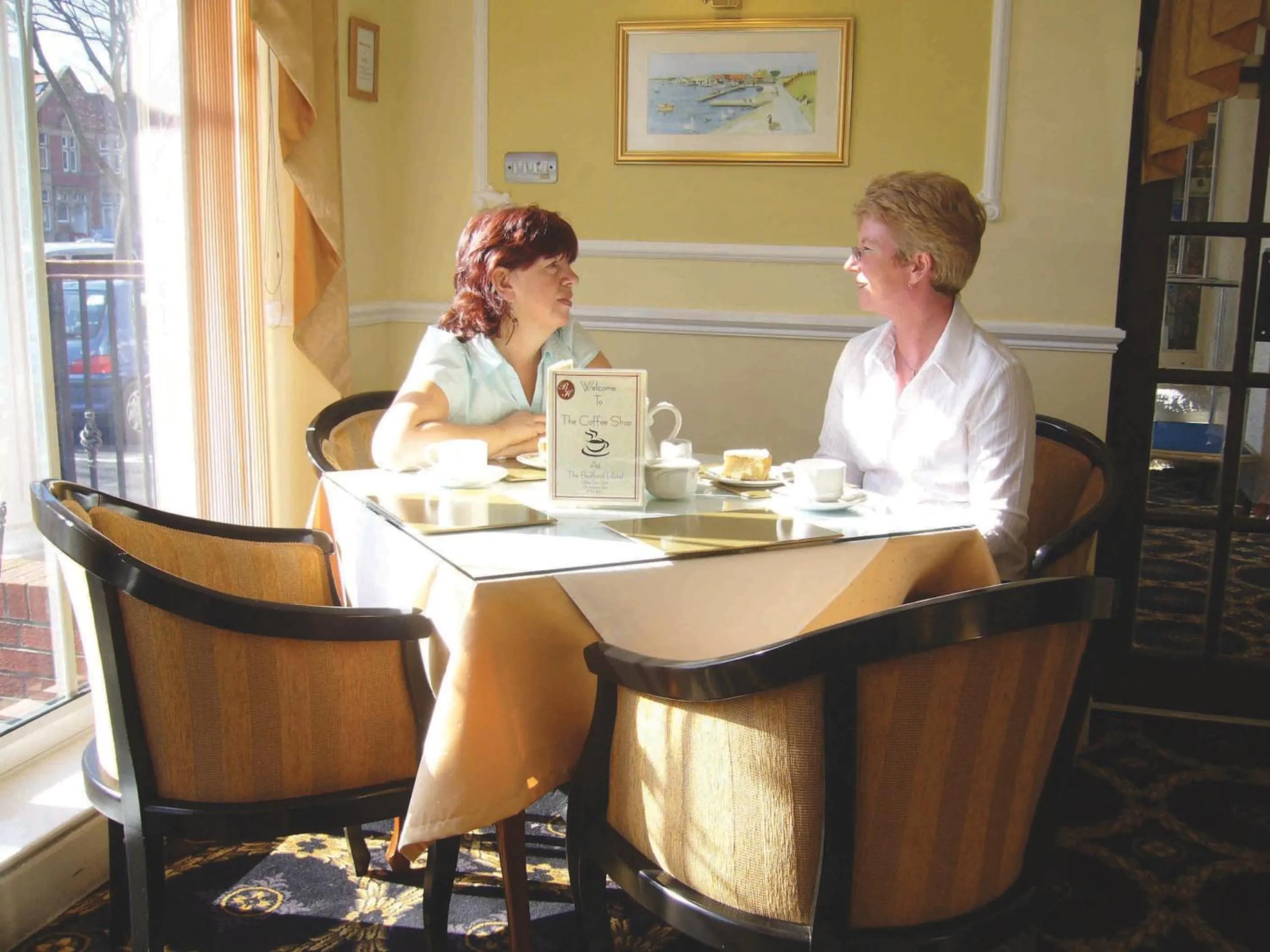 Restaurant/places to eat in Bedford Hotel