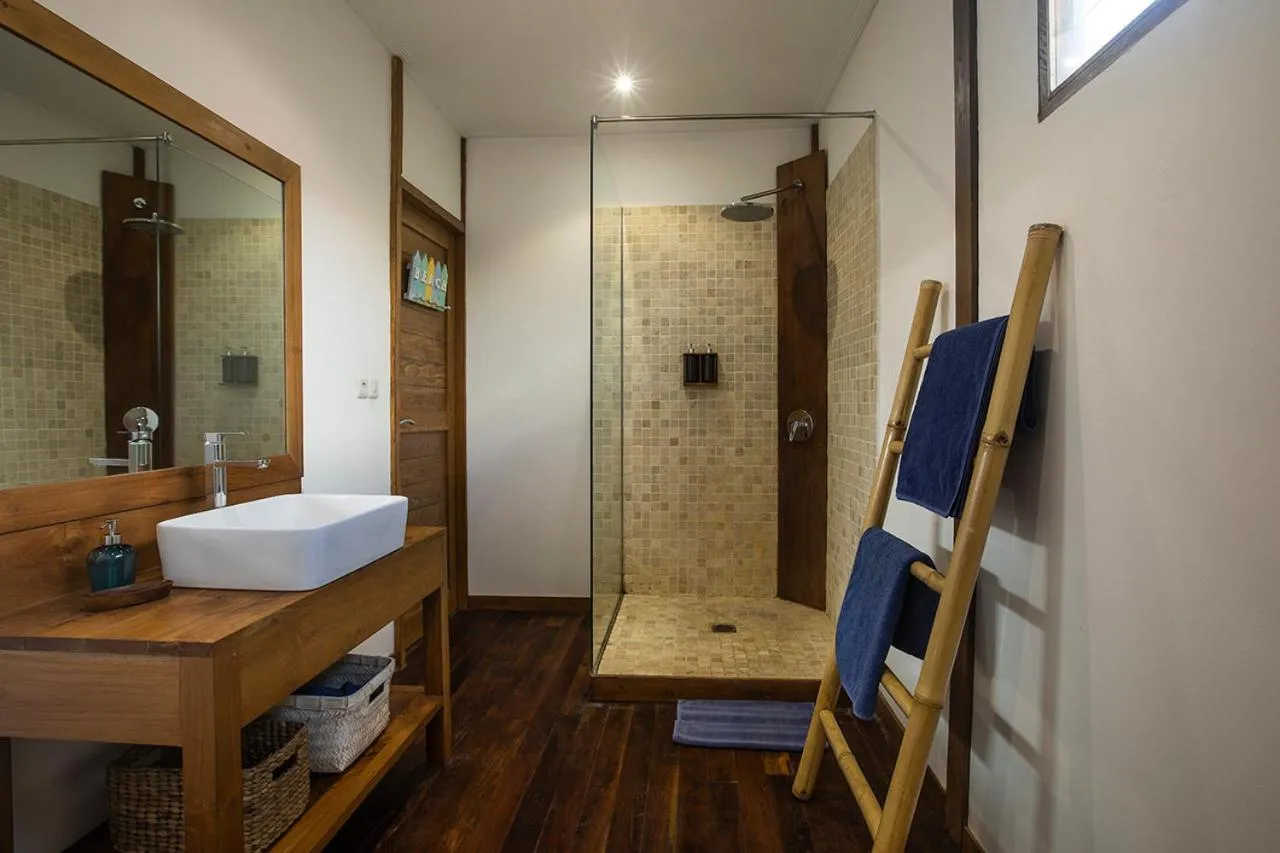 Shower in Orora Bungalows