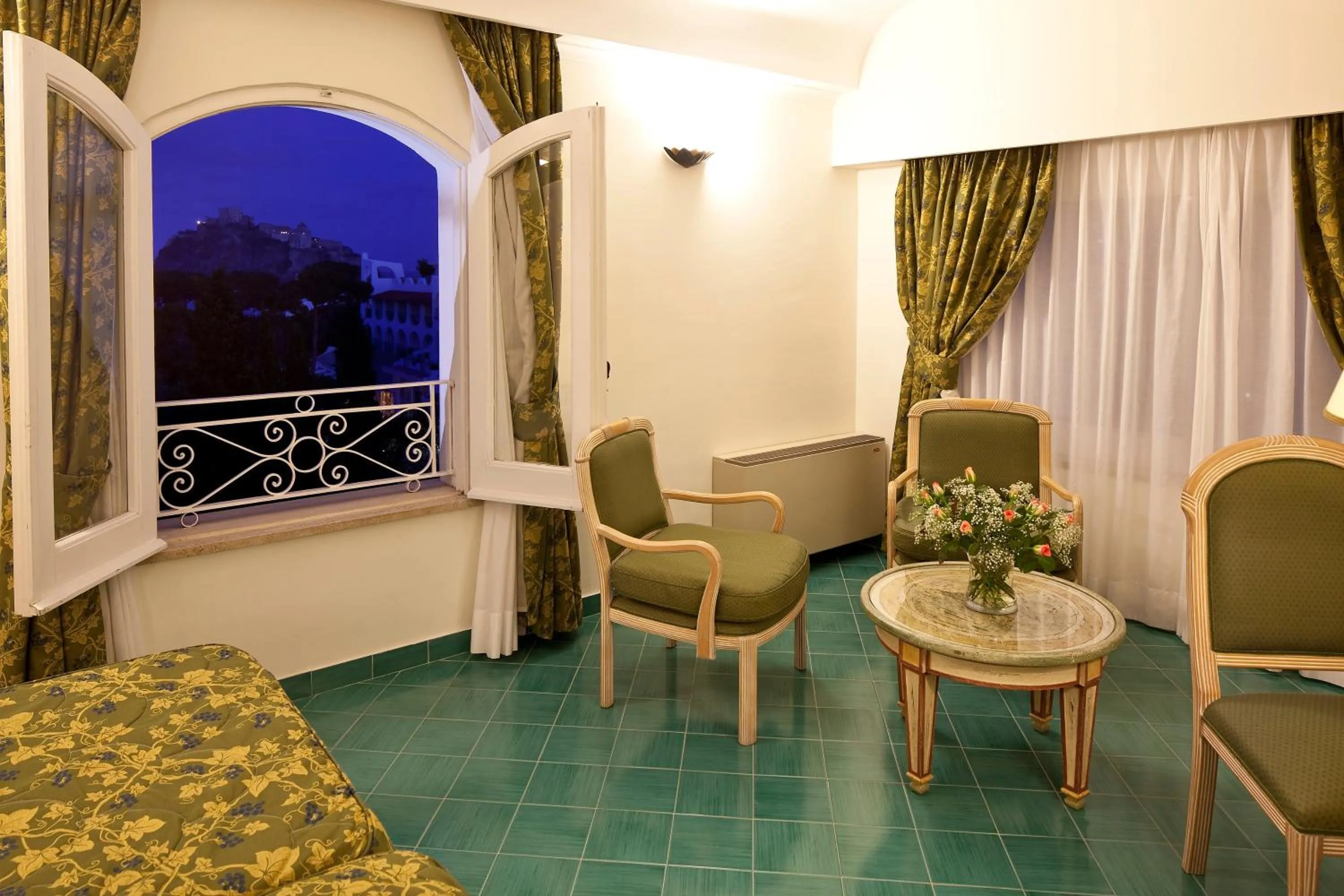 Seating area in Grand Hotel Il Moresco