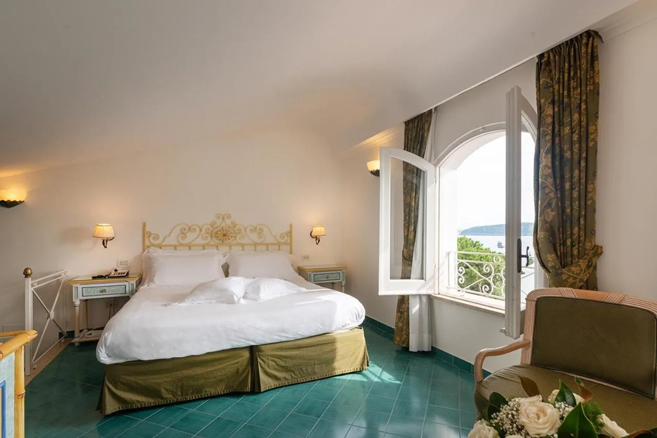 Photo of the whole room, Bed in Grand Hotel Il Moresco