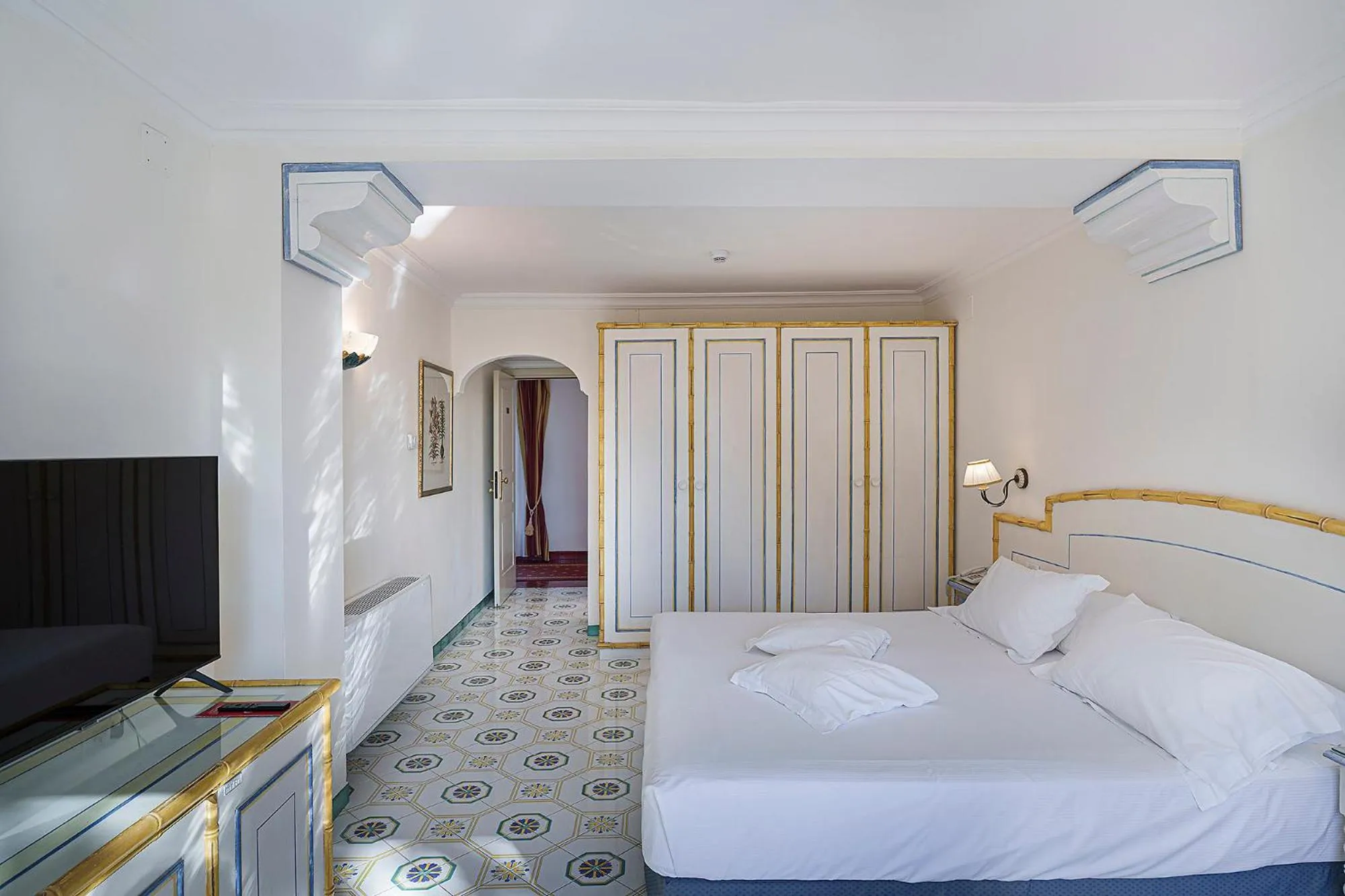 Bed in Grand Hotel Il Moresco